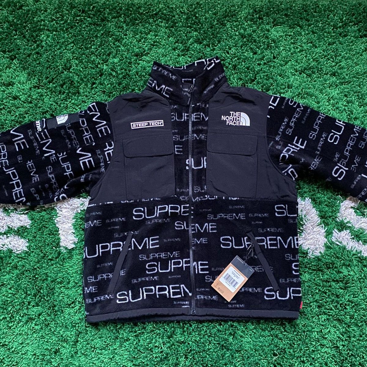 Supreme x The North Face Men's Authenticated Jacket