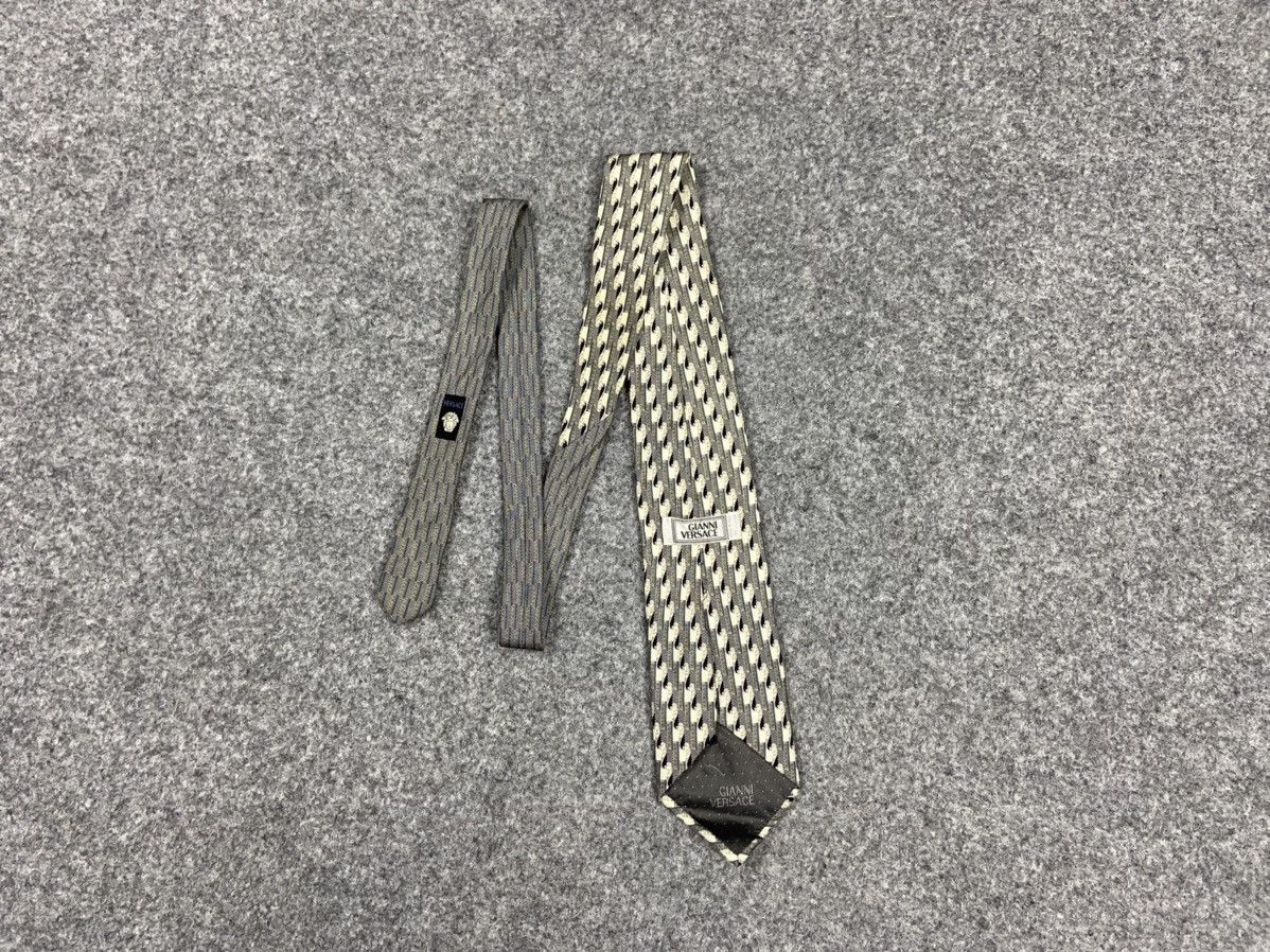 Versace Vintage Gianni Versace tie Size ONE SIZE - 2 Thumbnail