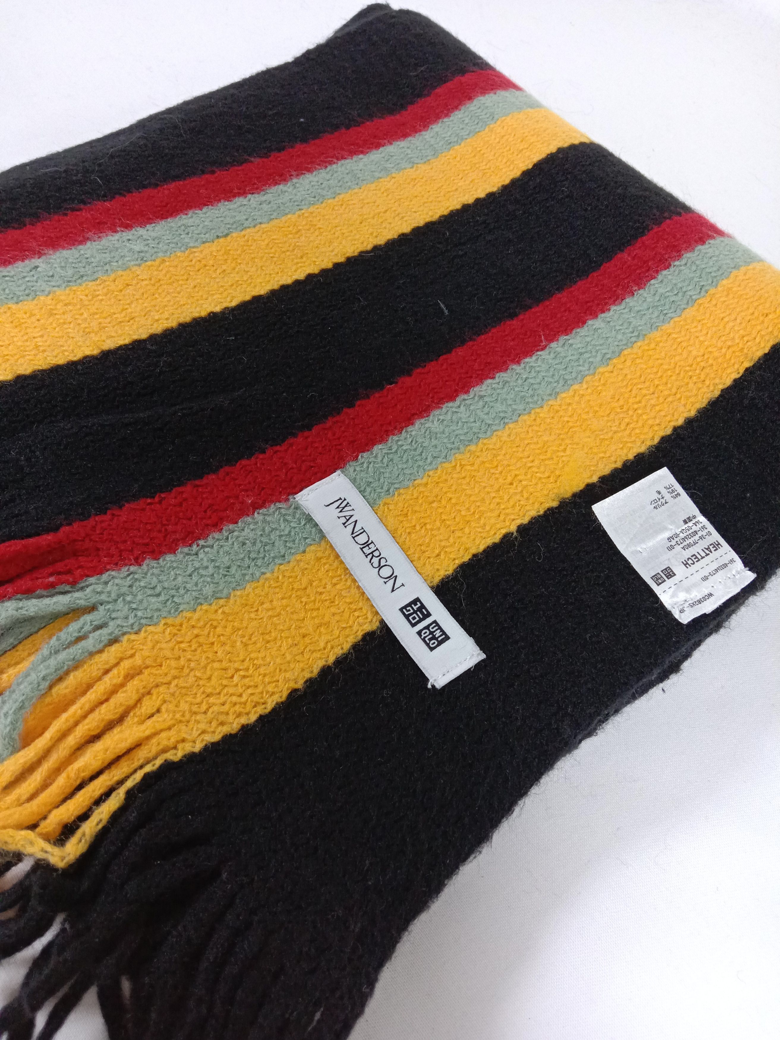 JW Anderson × Uniqlo JW Anderson x Uniqlo Scarf / Muffler Size ONE SIZE - 1 Thumbnail
