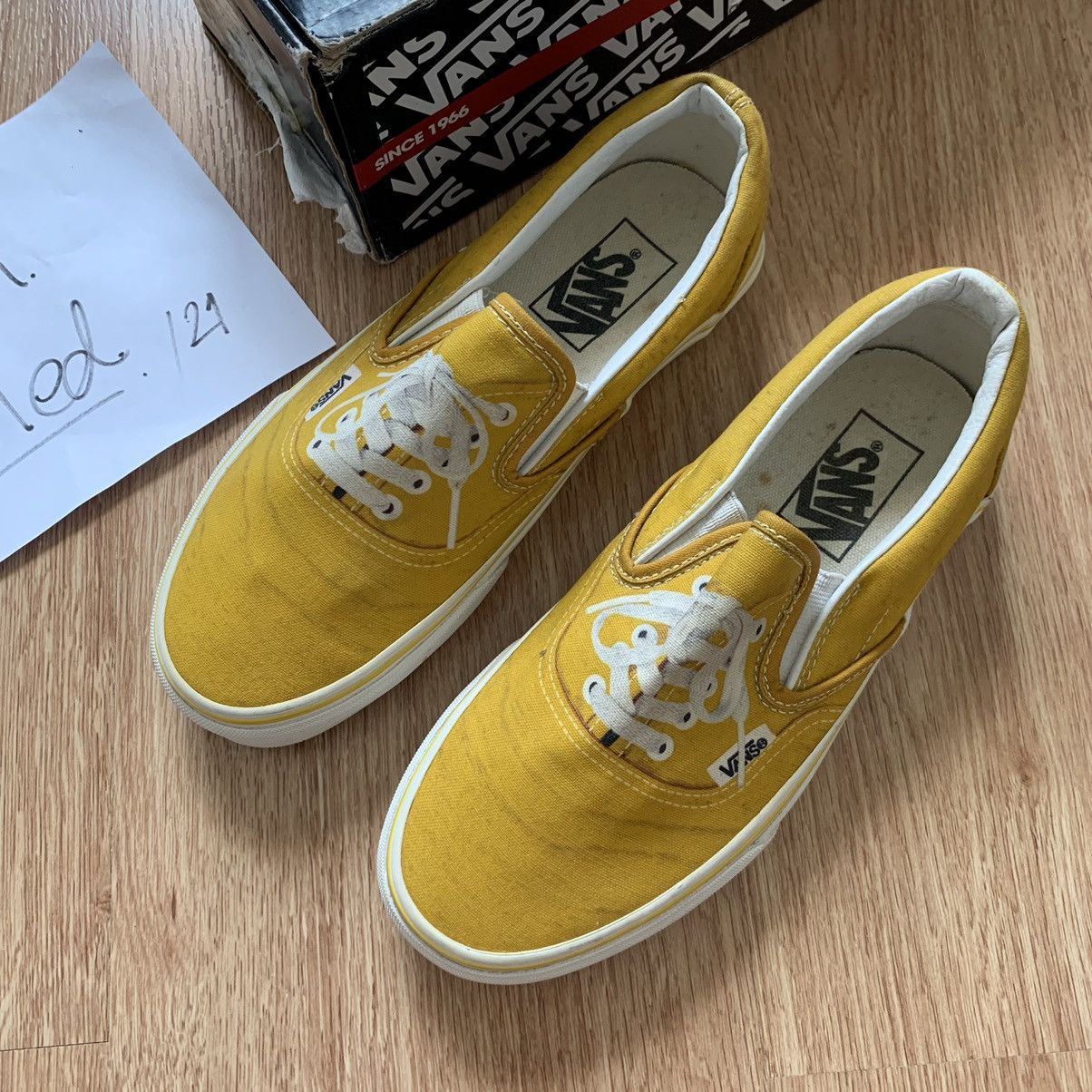 Yellow shoelaces hot sale vans