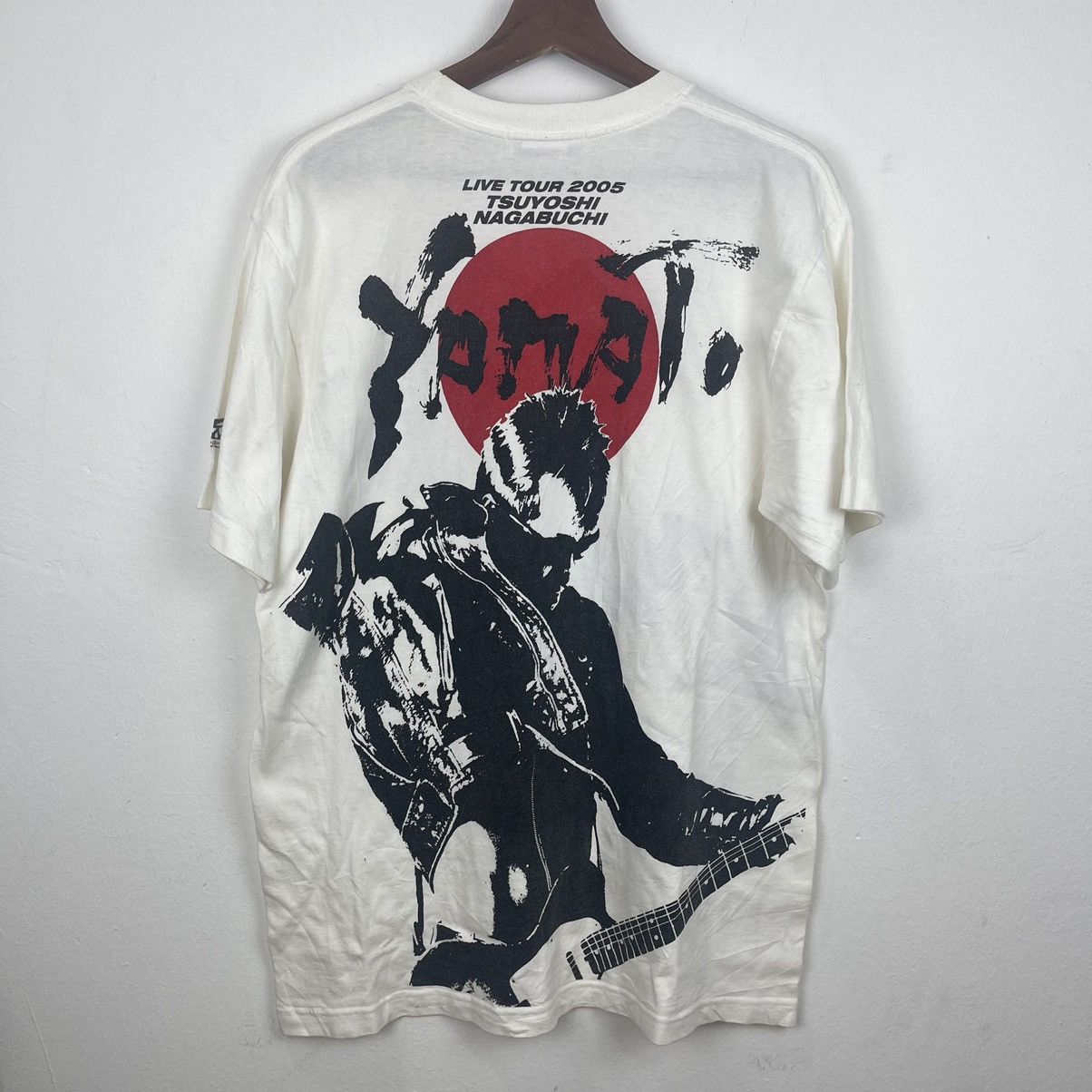 Japanese Brand Vintage Y2K Tsuyoshi Nagabuchi Live Tour 2005 tee Size US XL / EU 56 / 4 - 1 Thumbnail