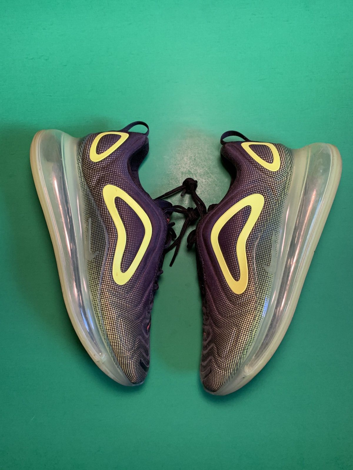 Nike Air Max 720 Neon Collection Size US 10 / EU 43 - 2 Thumbnail