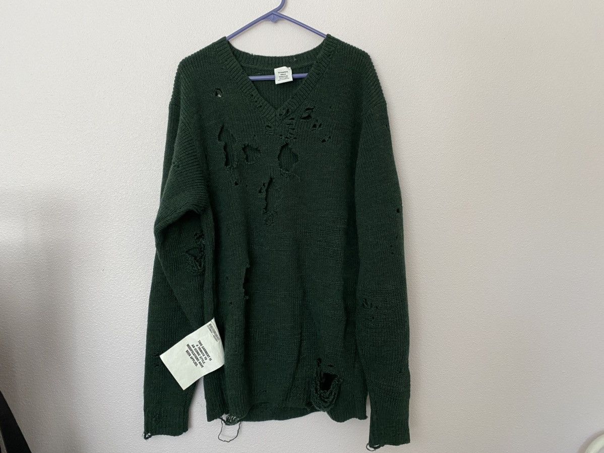 Vetements Vetements V-Neck Green Kurt Cobain sweater Size US S / EU 44-46 / 1 - 1 Thumbnail