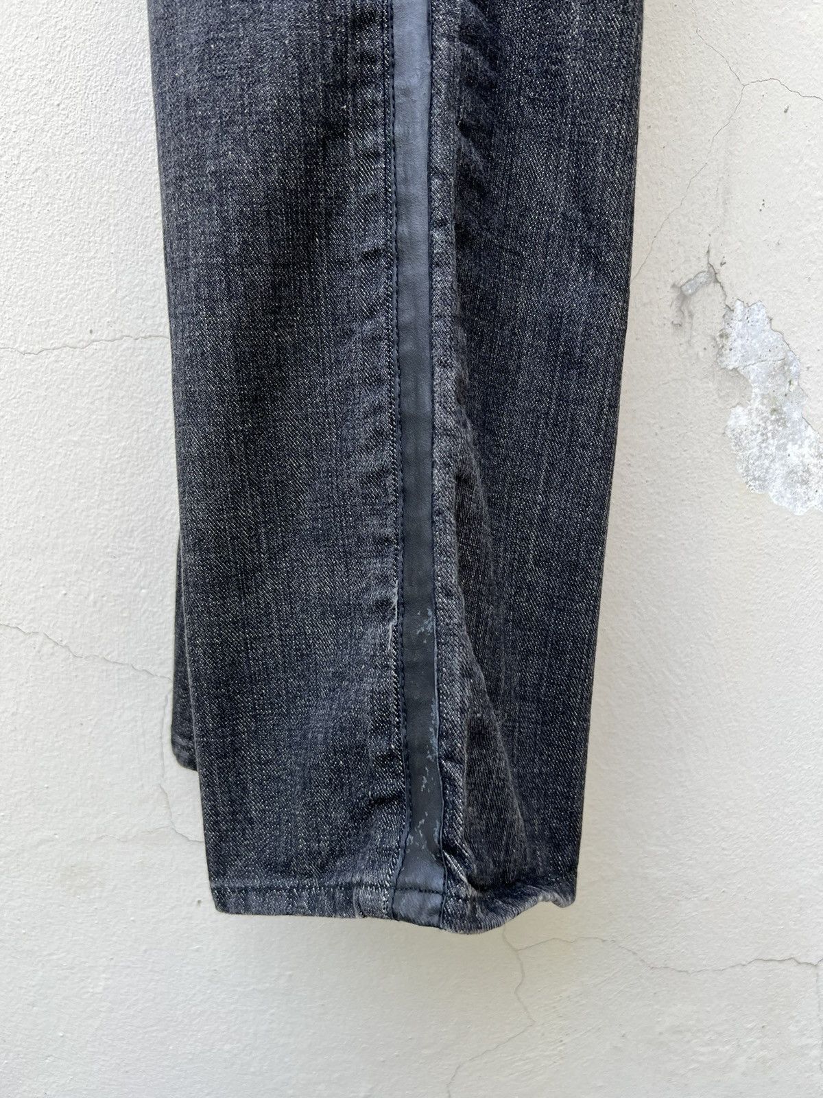 ABAHOUSE ABAHOUSE Japan Side Tape Leather Wrinkled Leg Denim Jeans Size US 30 / EU 46 - 22 Thumbnail