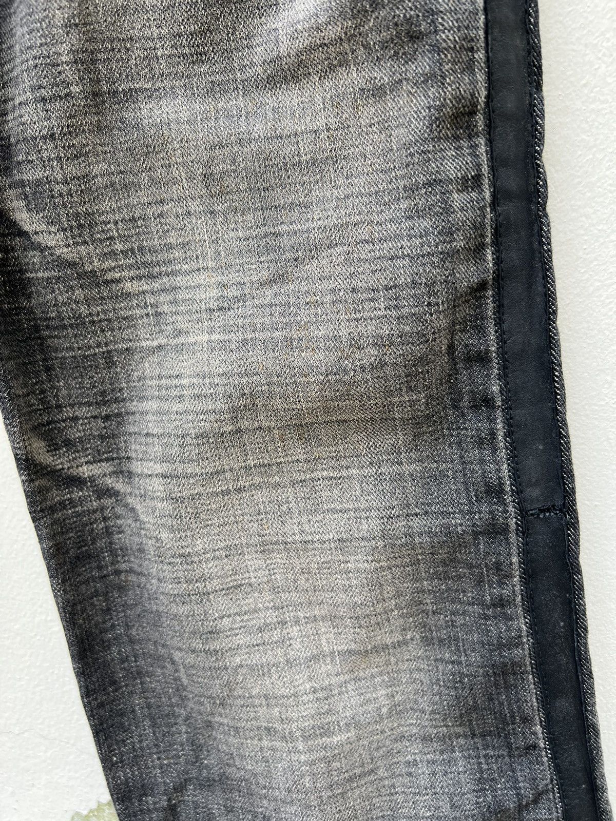 ABAHOUSE ABAHOUSE Japan Side Tape Leather Wrinkled Leg Denim Jeans Size US 30 / EU 46 - 13 Thumbnail