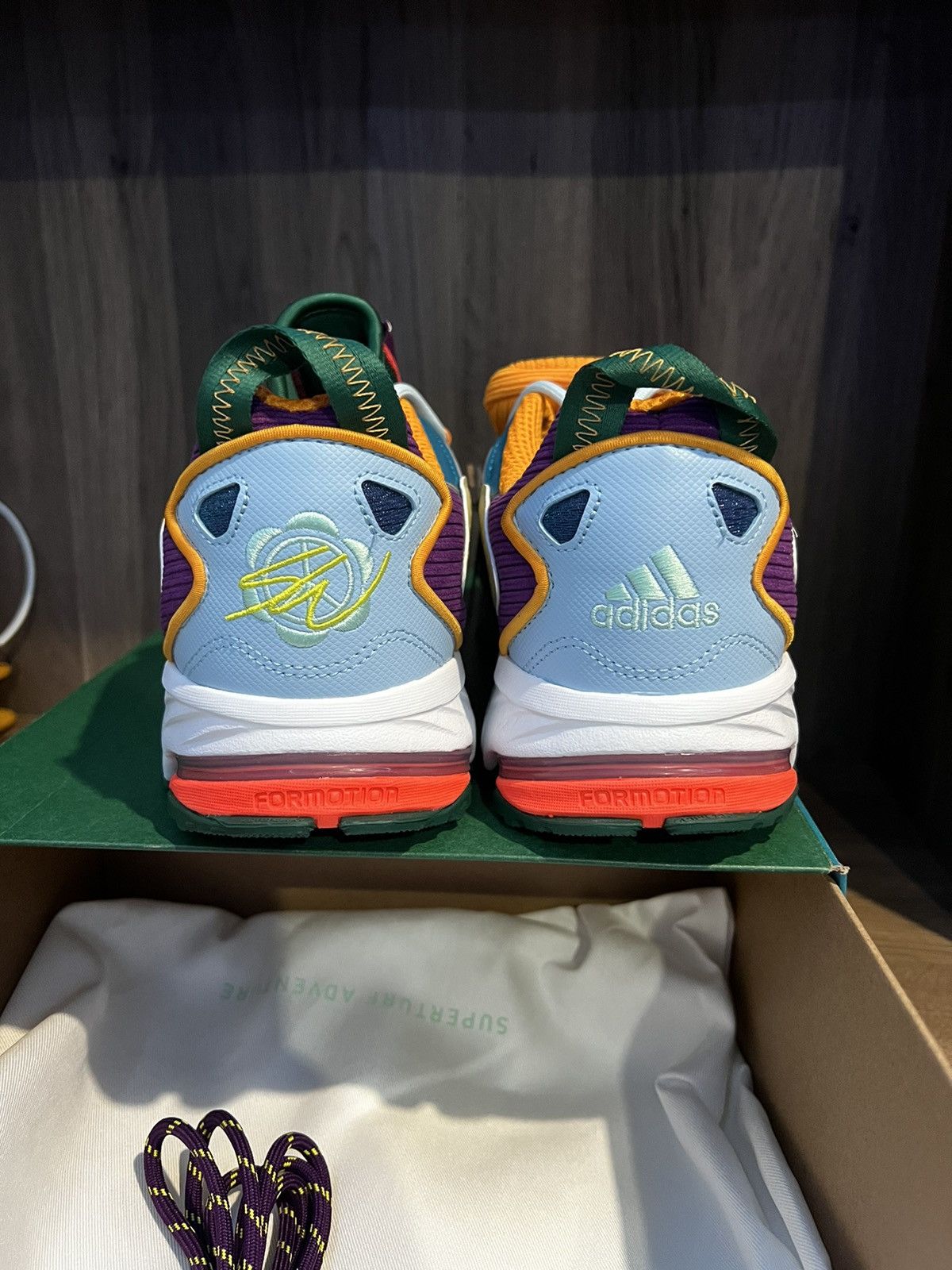 Adidas × Disney SEAN WOTHERSPOON X DISNEY Size US 11 / EU 44 - 10 Thumbnail