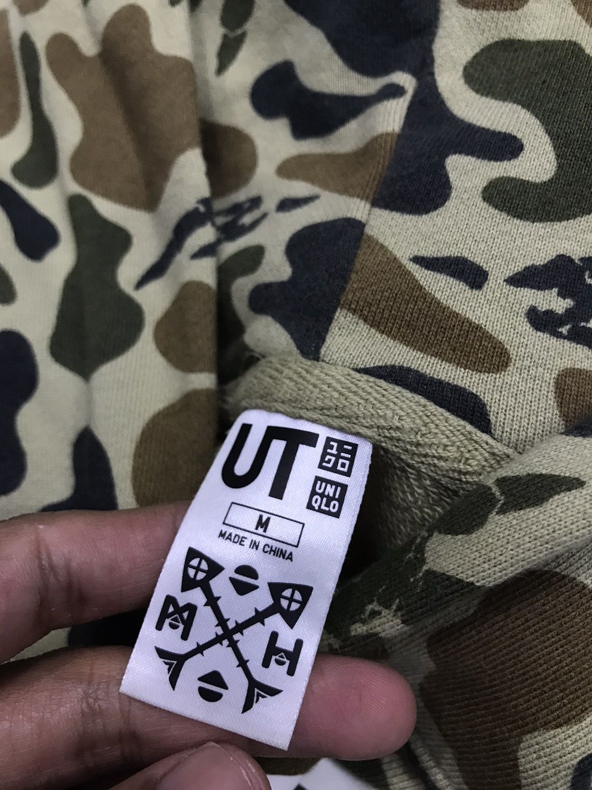 Japanese Brand × Nintendo × Uniqlo Monster Hunter x uniqlo camourflage hoodies Size US M / EU 48-50 / 2 - 8 Thumbnail
