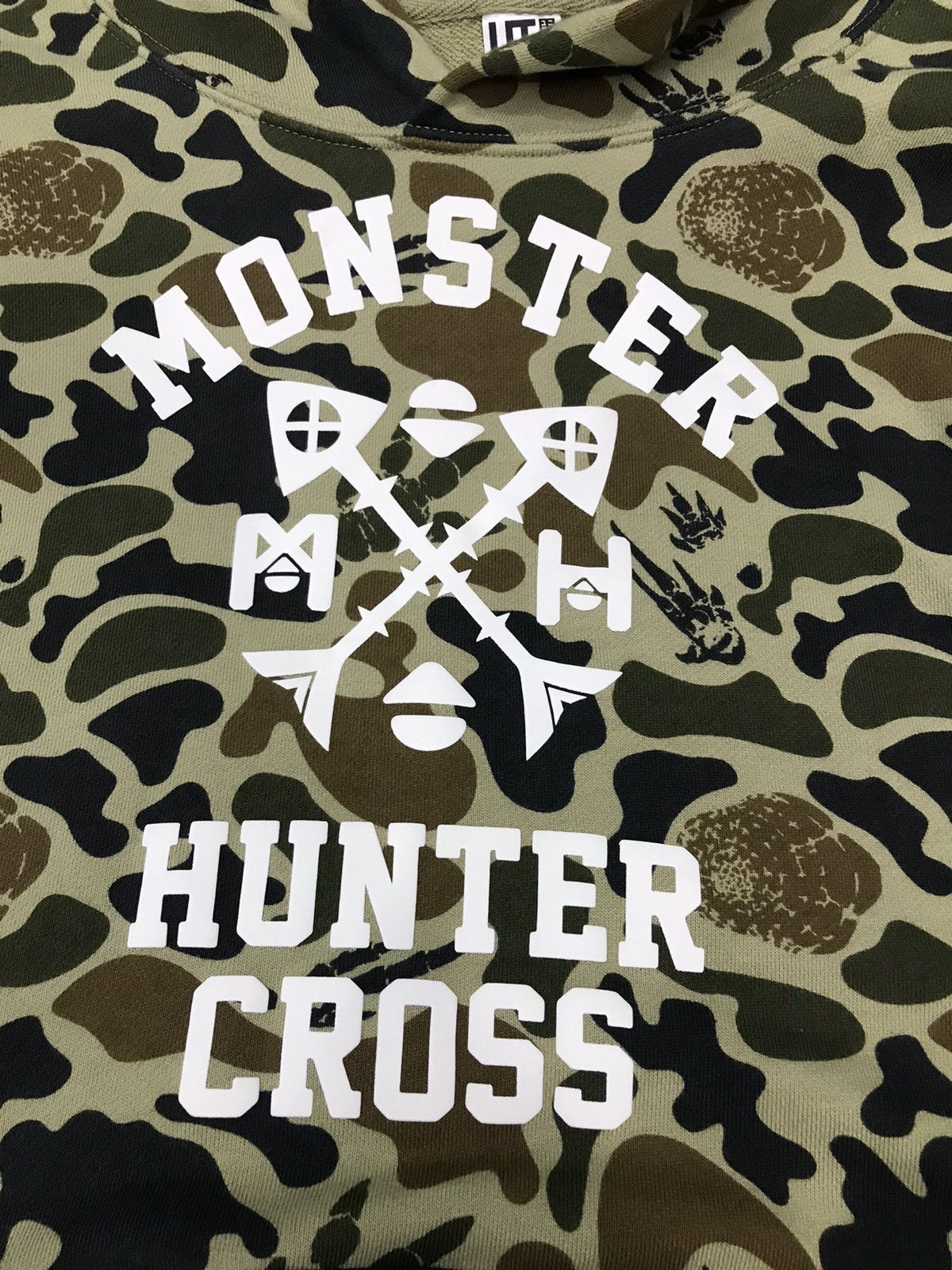 Japanese Brand × Nintendo × Uniqlo Monster Hunter x uniqlo camourflage hoodies Size US M / EU 48-50 / 2 - 4 Thumbnail