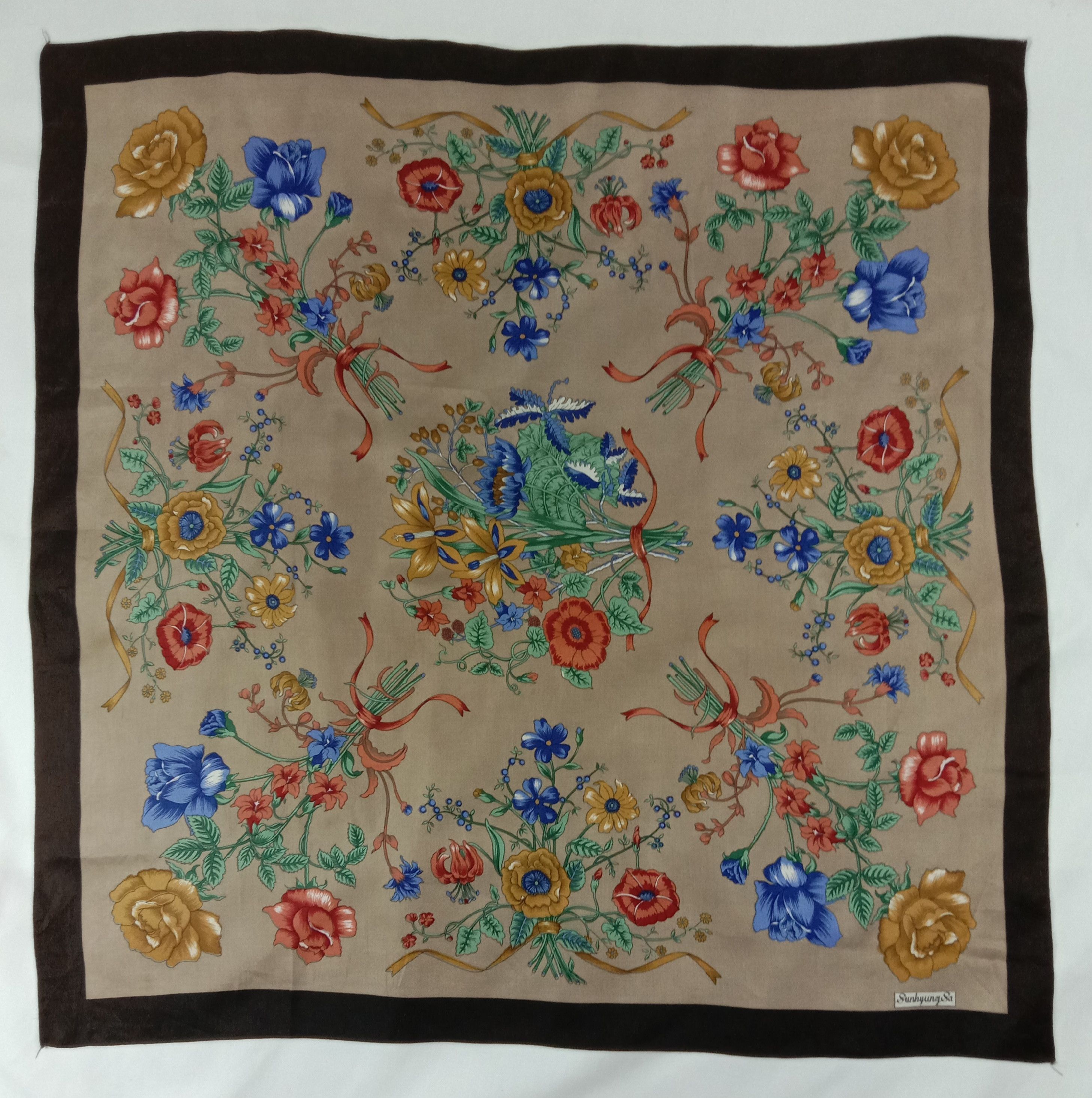 Foulard Vintage En Soie SUN KYUNG SA - Astrologie, Motifs Géométriques, Multicouleur - Pour Femme