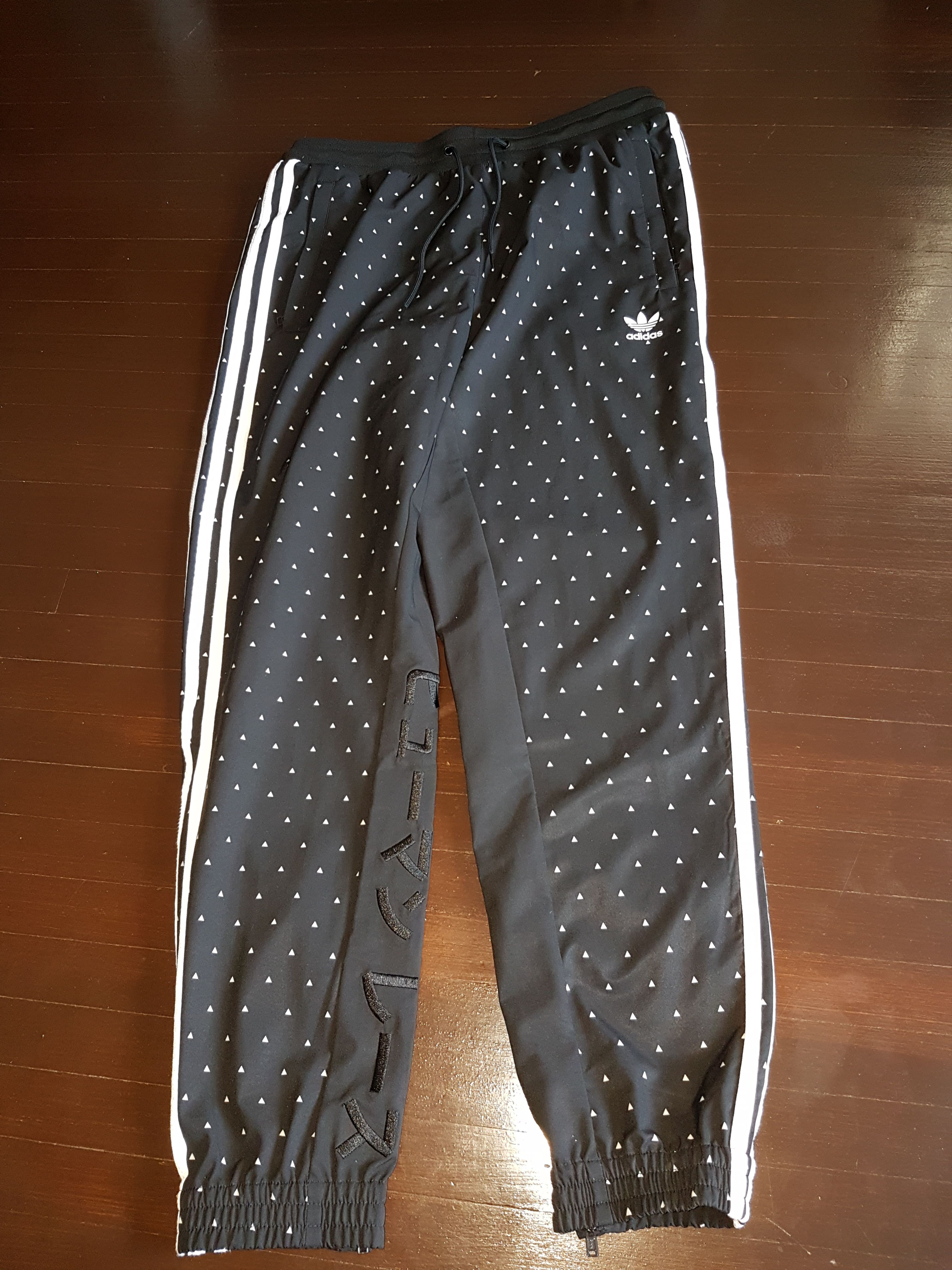 Adidas carrot 2024 pants