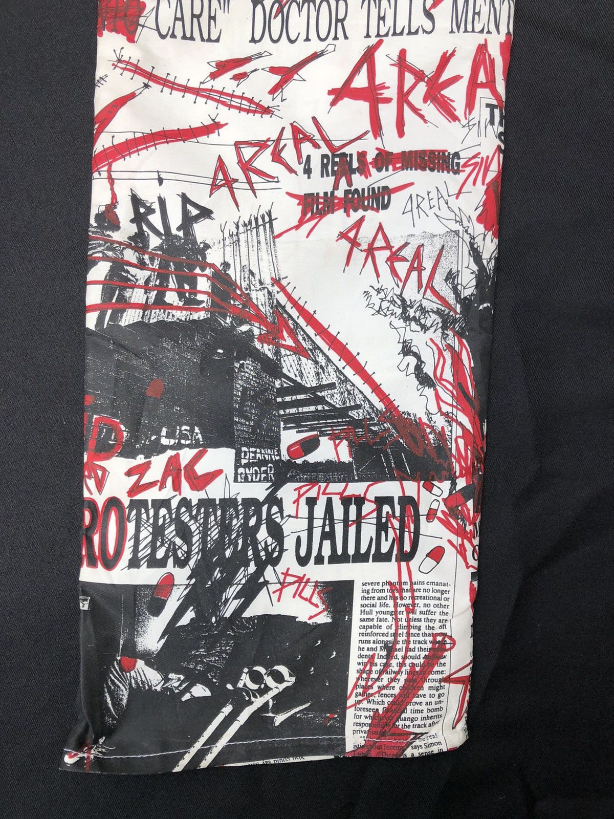 Vintage VTG 90s RED OR DEAD Psychotic Newspaper Waxed Trouser Pant Size US 29 - 17 Thumbnail