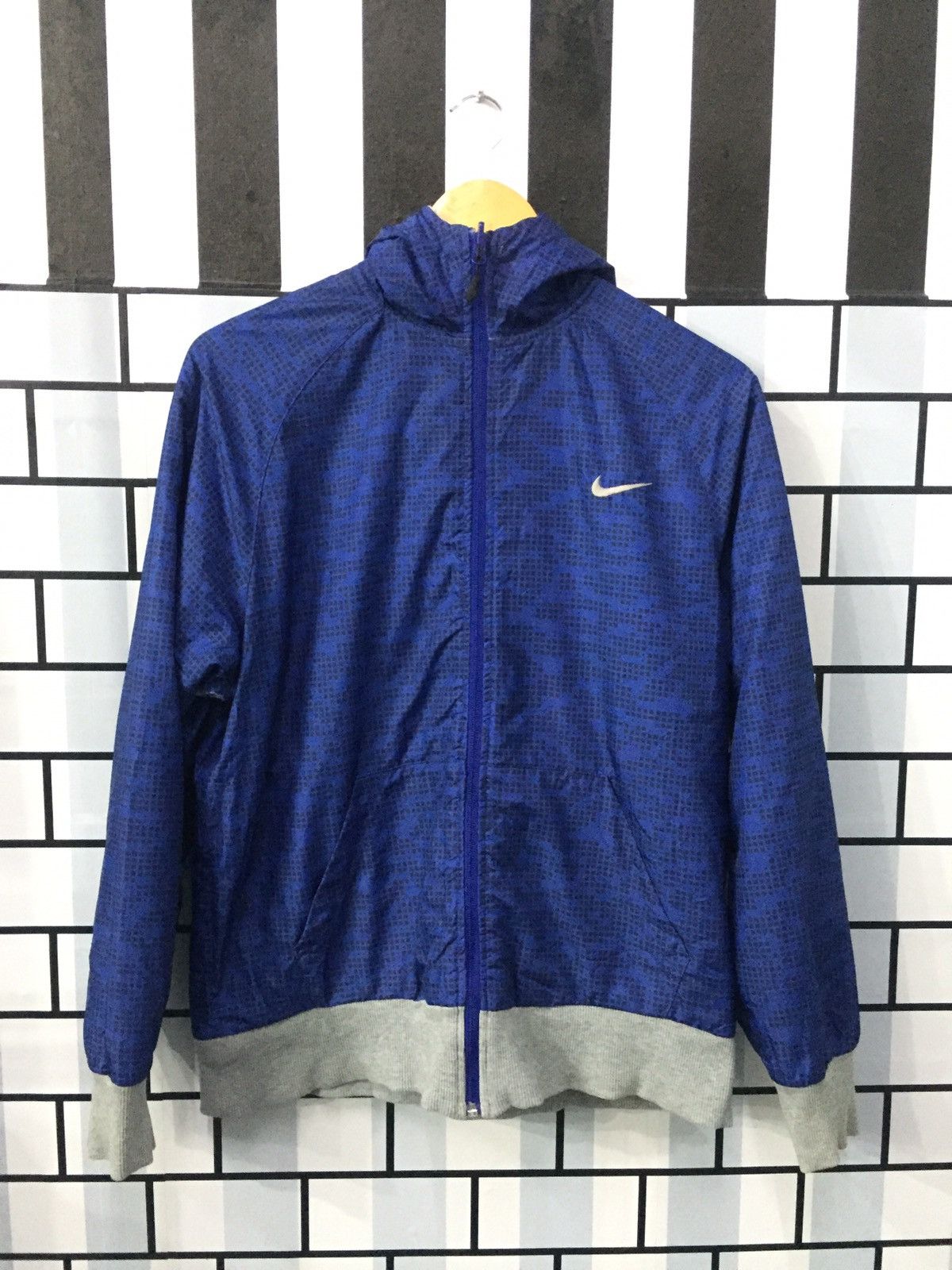 Nike NIKE REVERSIBLE JACKET EMBROIDERED SWOOSH Size US M / EU 48-50 / 2 - 1 Thumbnail