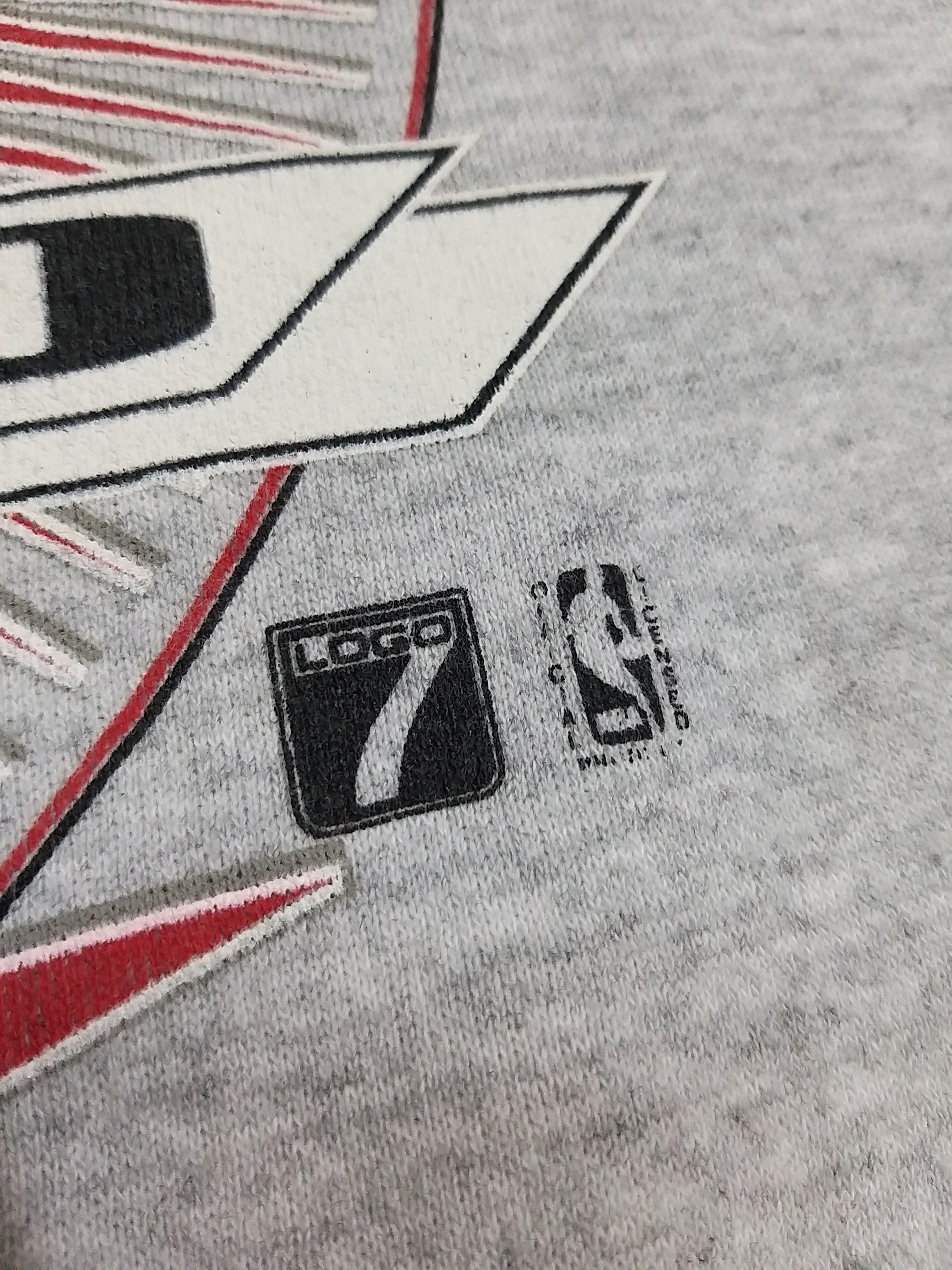 NBA VINTAGE 90'S CHICAGO BULLS NBA BASKETBALL TEAM SWEATSHIRT Size US L / EU 52-54 / 3 - 4 Thumbnail
