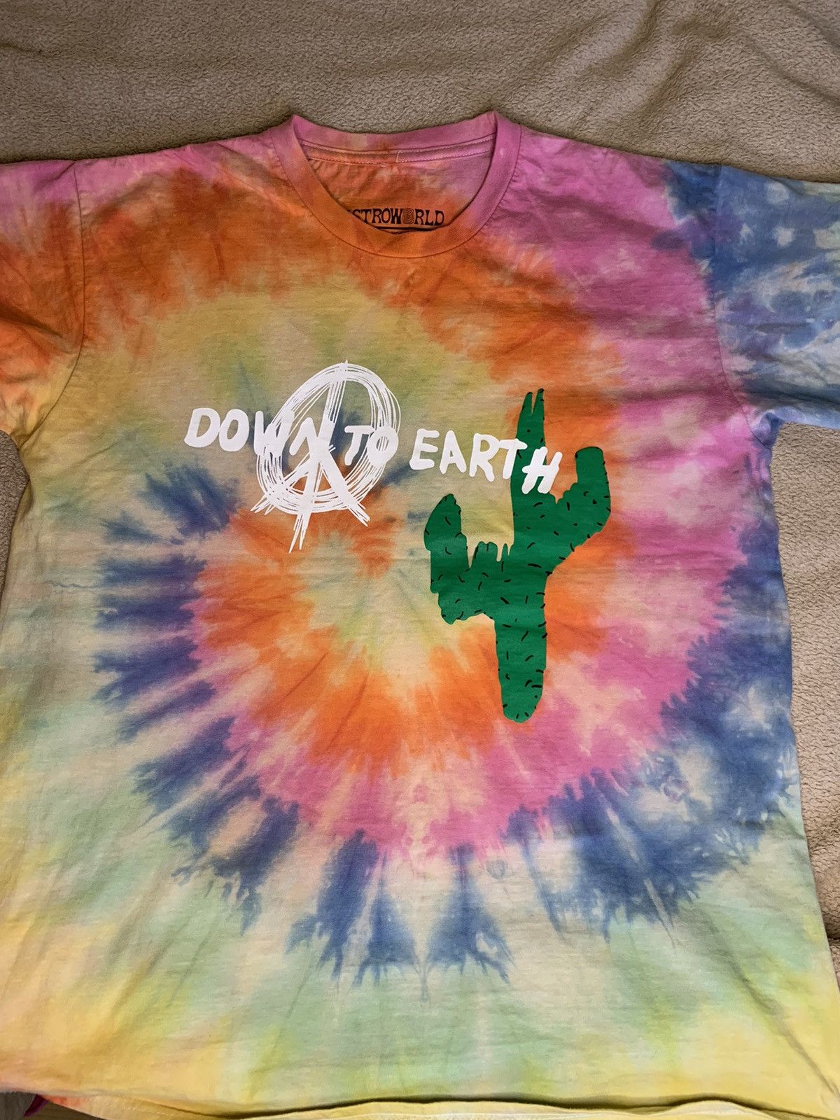 Dover Street Market × Travis Scott Astroworld Travis Scott x DSM 2019 tye dye tee down to earth Size US XL / EU 56 / 4 - 5 Thumbnail