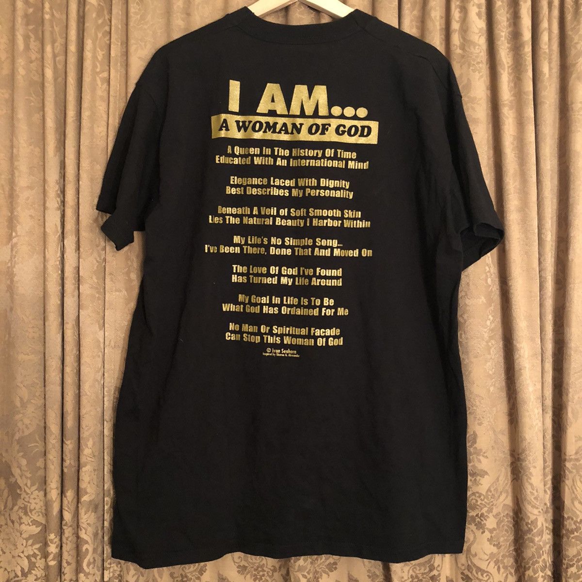 Vintage Vintage 90s woman of God Queen Nefertiti gold graphic shirt Size US XL / EU 56 / 4 - 2 Thumbnail