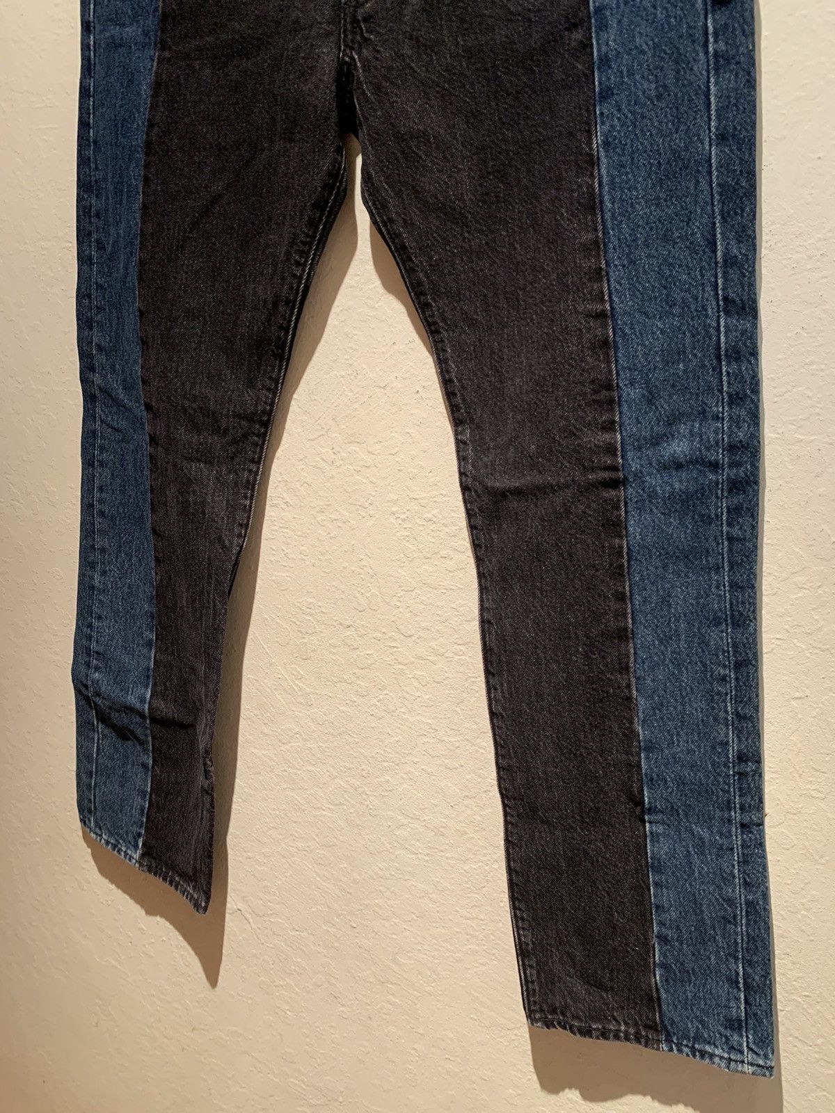 Designer × Levi's × Levi's Vintage Clothing *RARE* Levi’s Two-Tone Middle Seam Denim Jeans - 30 x 30 Size US 30 / EU 46 - 4 Thumbnail