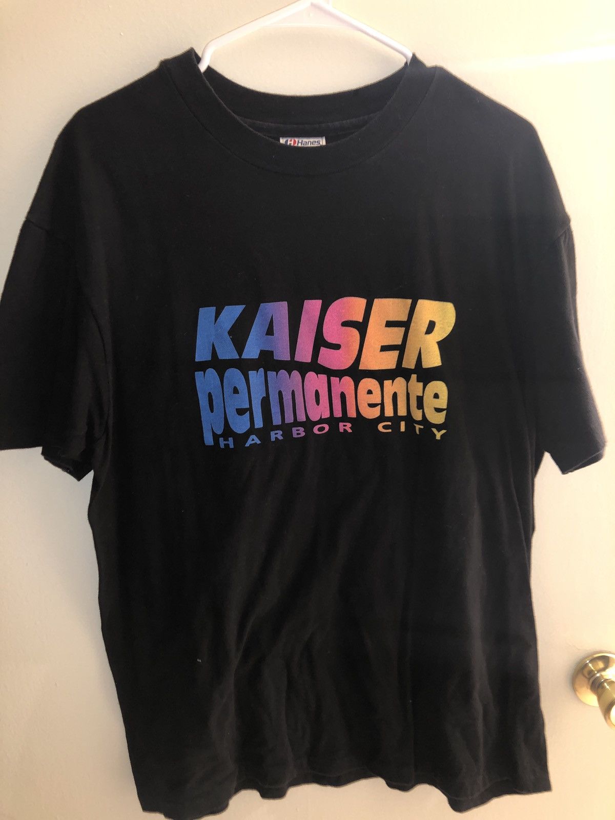 Hanes × Vintage Kaiser permanente single stitch T-shirt | Grailed