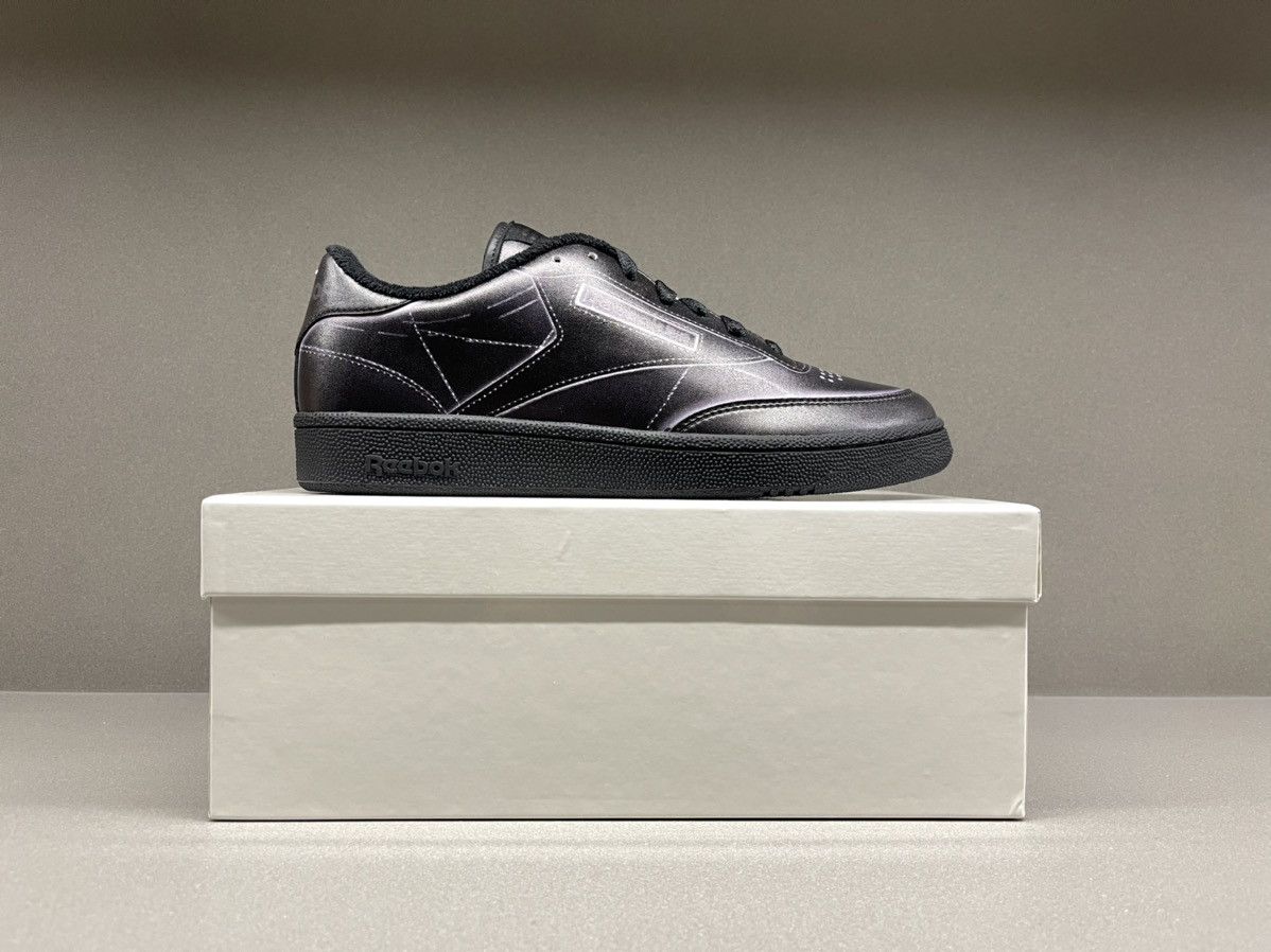 Maison Margiela × Reebok Reebok Club C Maison Margiela Black Size US 9.5 / EU 42-43 - 2 Thumbnail