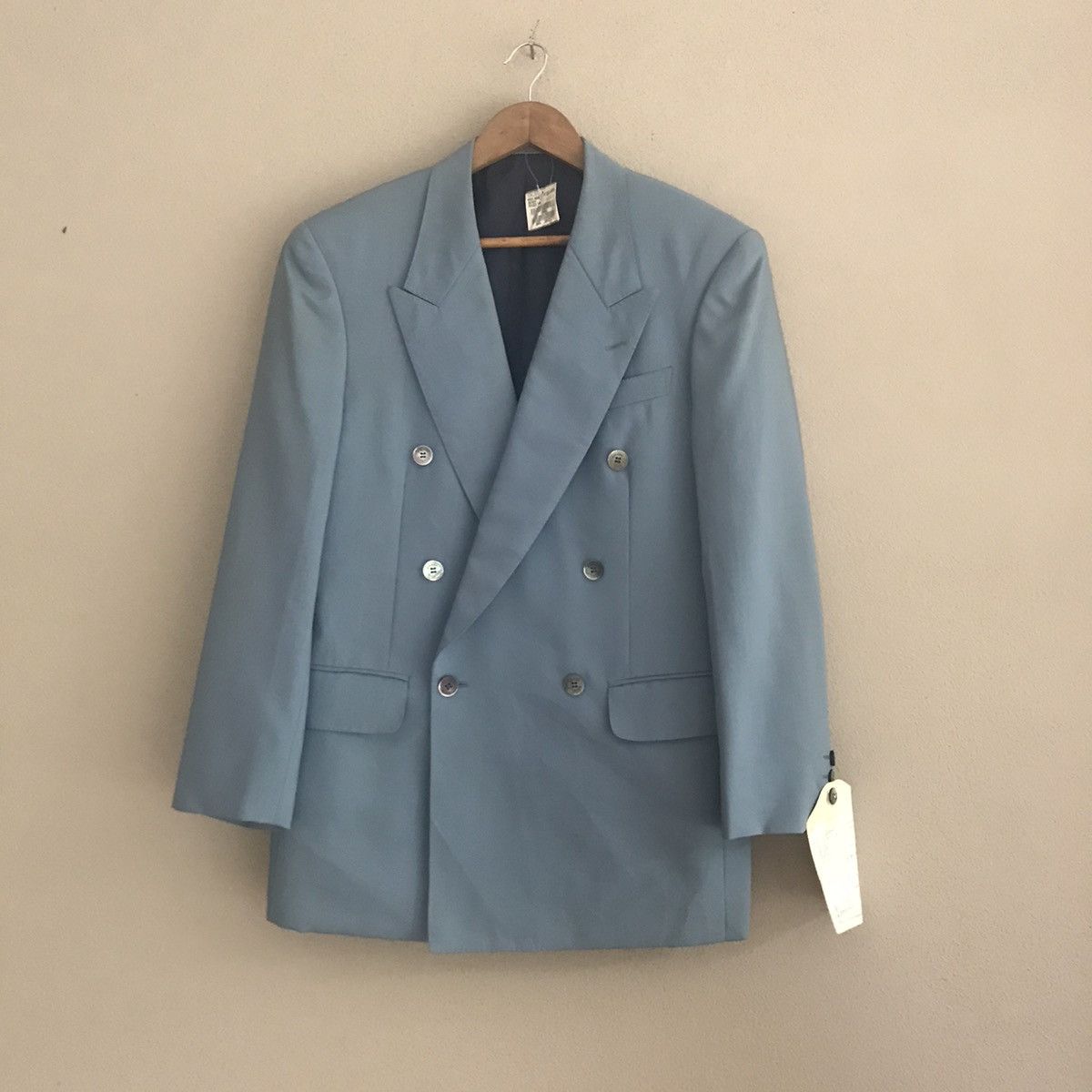 Pierre Balmain New with tag!!Piere Balmain double breast blazer Size US M / EU 48-50 / 2 - 1 Thumbnail