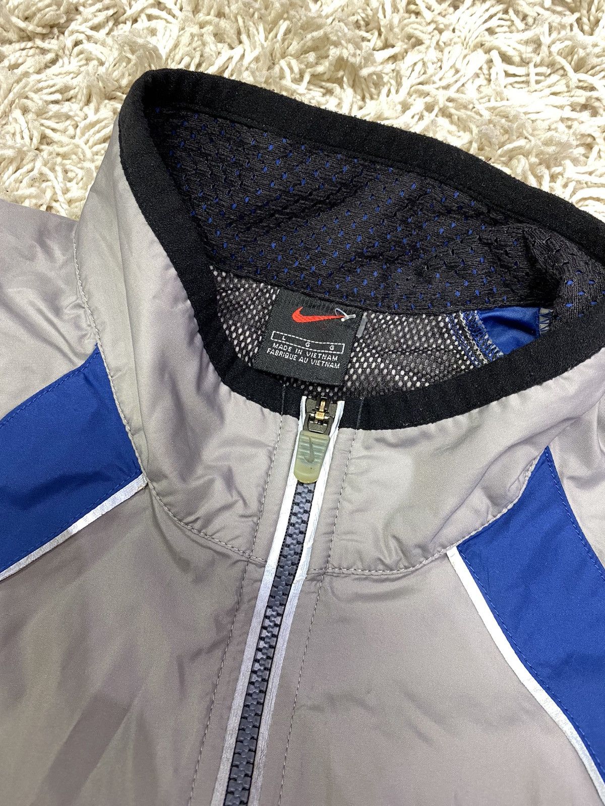 Nike × Vintage Vintage Nike Center Logo Reflective Anorak Nylon Size US L / EU 52-54 / 3 - 4 Thumbnail