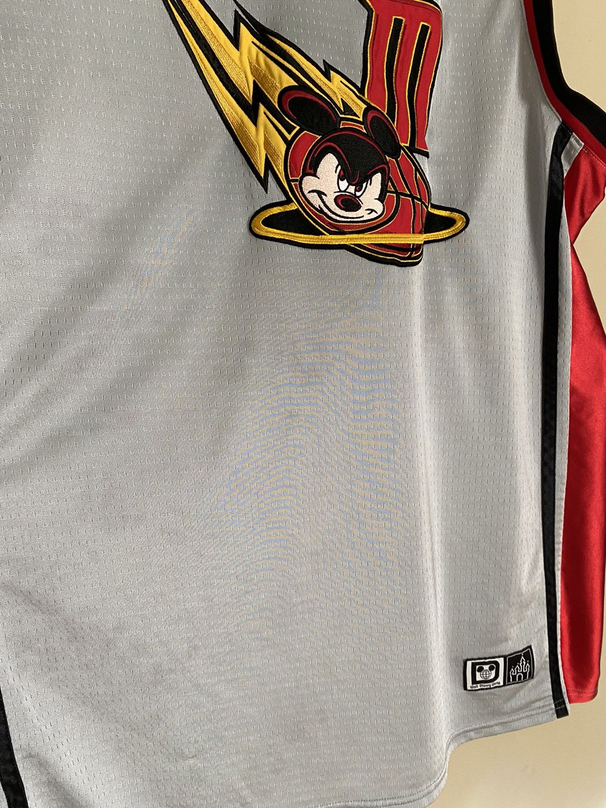 Mickey Mouse Walt Disney World Mickey Mouse Basketball Jersey #28 Size US XL / EU 56 / 4 - 8 Thumbnail