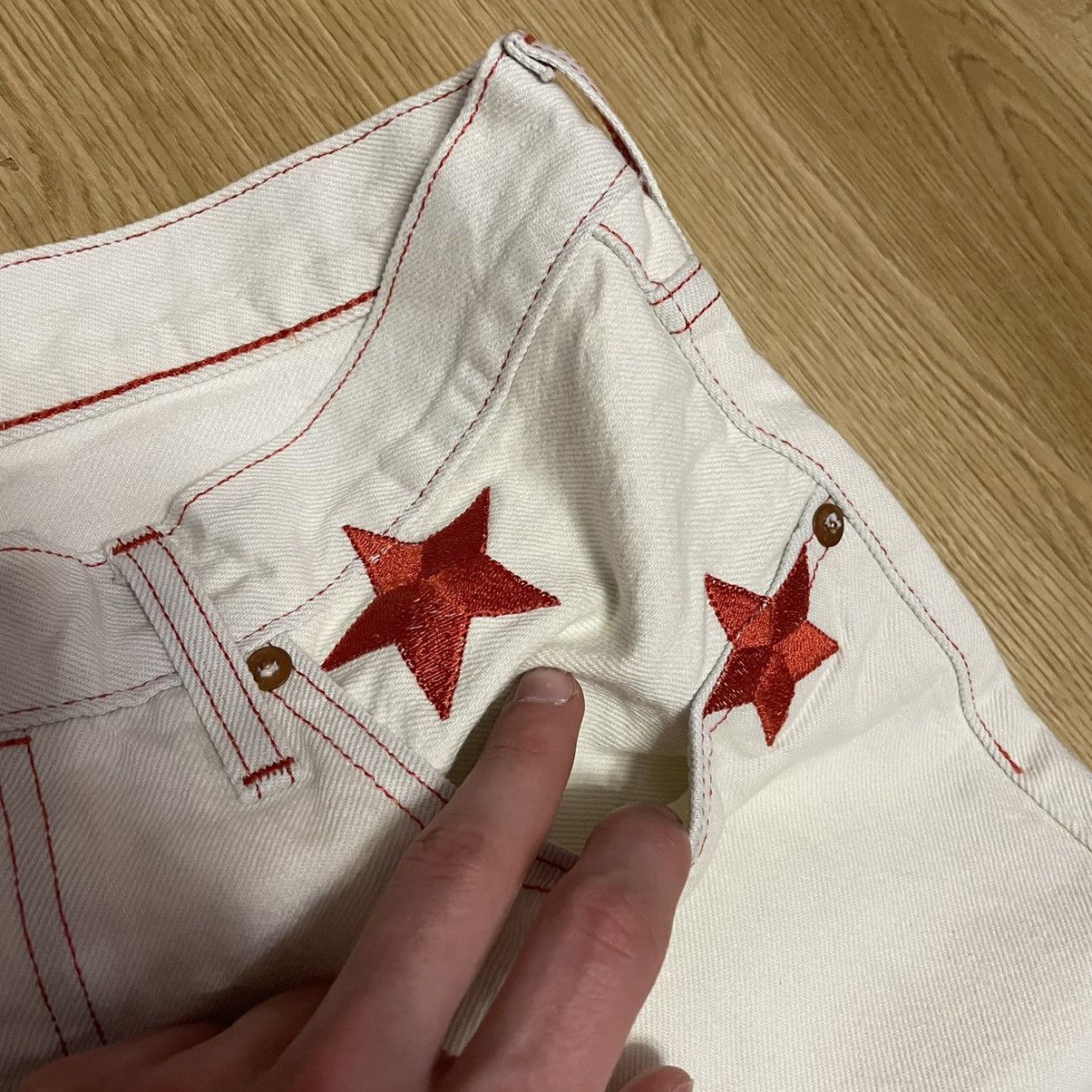 Levi's Rare Levis 501 Embroidered Stars Milk Cream White Jeans Pant Size US 30 / EU 46 - 15 Thumbnail