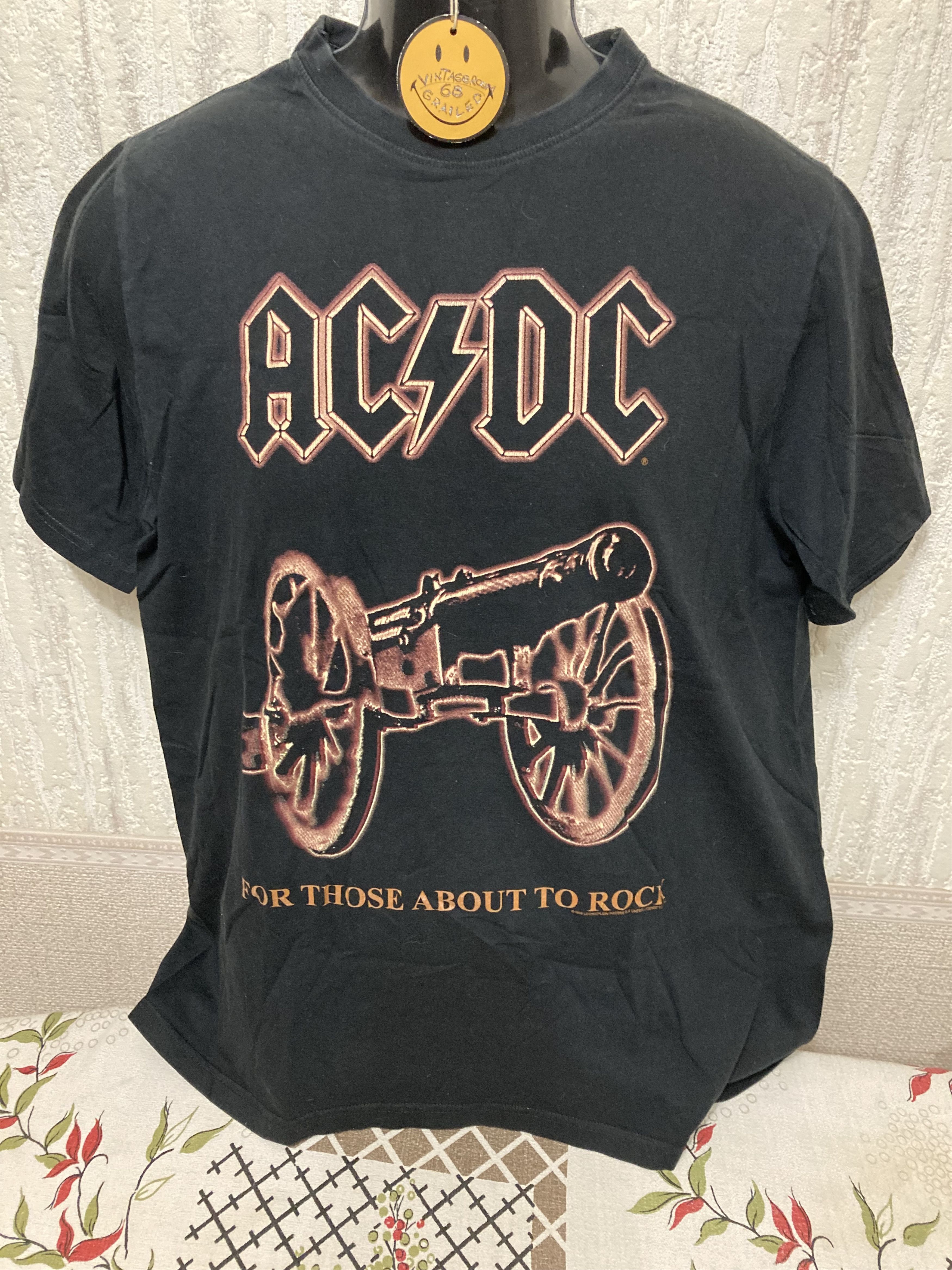 AC/DC × Band Tees × Vintage AC/DC Under Licensed 1999 Vintage Tee Size US M / EU 48-50 / 2 - 1 Thumbnail