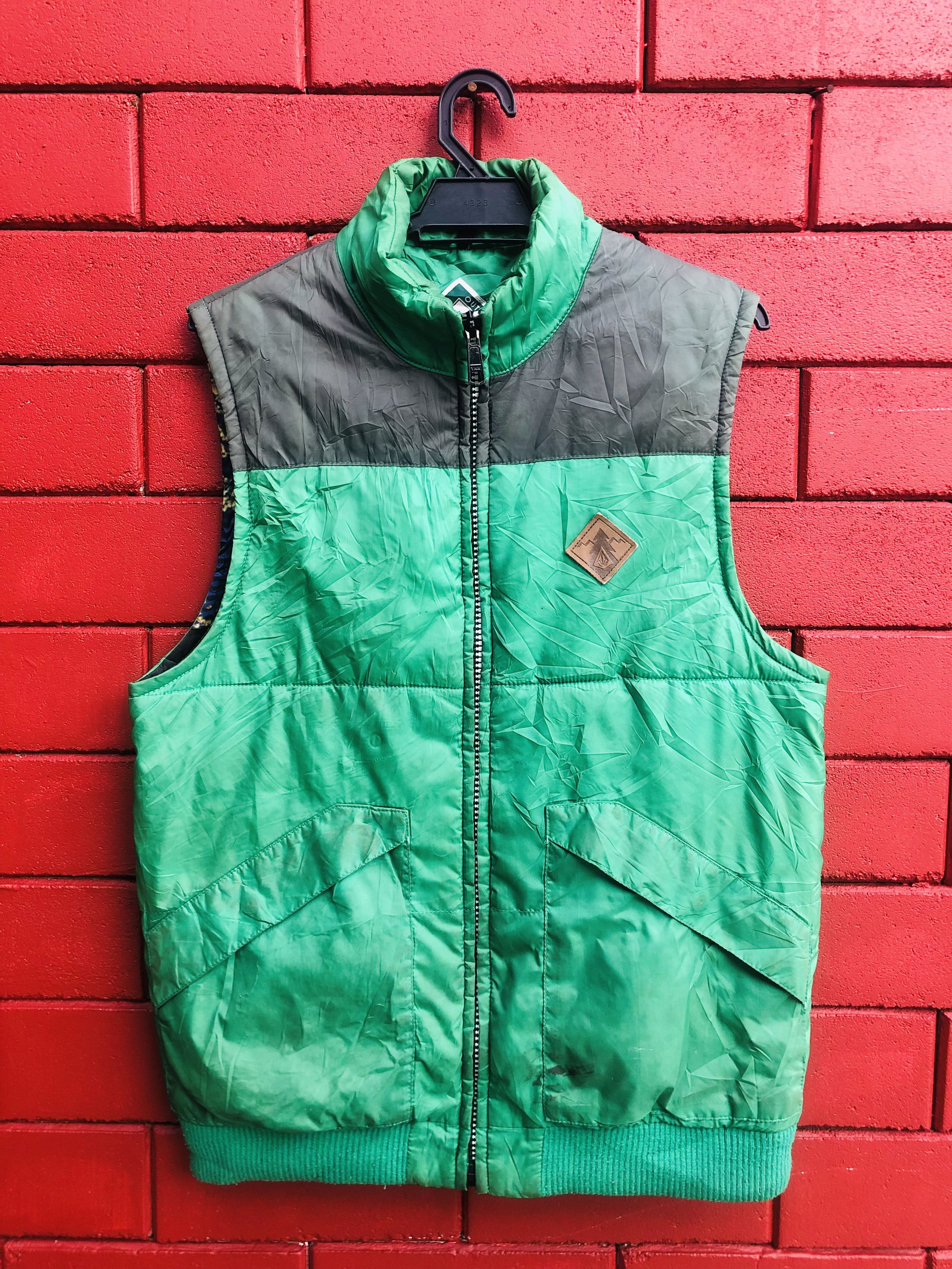 Volcom Vintage Volcom Skateboarding Streetwear Fashion Style Vest Size US L / EU 52-54 / 3 - 1 Thumbnail