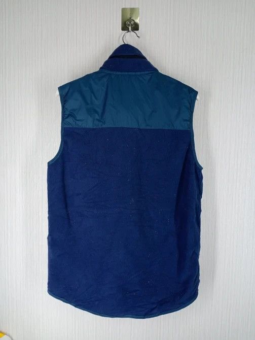 Nike Vintage Nike Embroidered Small Logo Vest Size US M / EU 48-50 / 2 - 4 Thumbnail