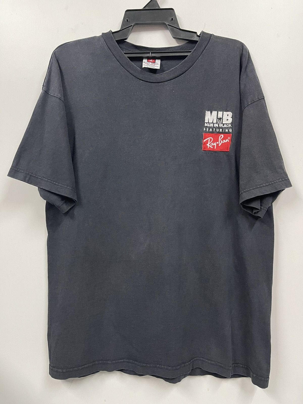 RayBan × Vintage Vintage 90s Men In Black Featuring Rayban Embroidery Tee Size US XL / EU 56 / 4 - 2 Thumbnail