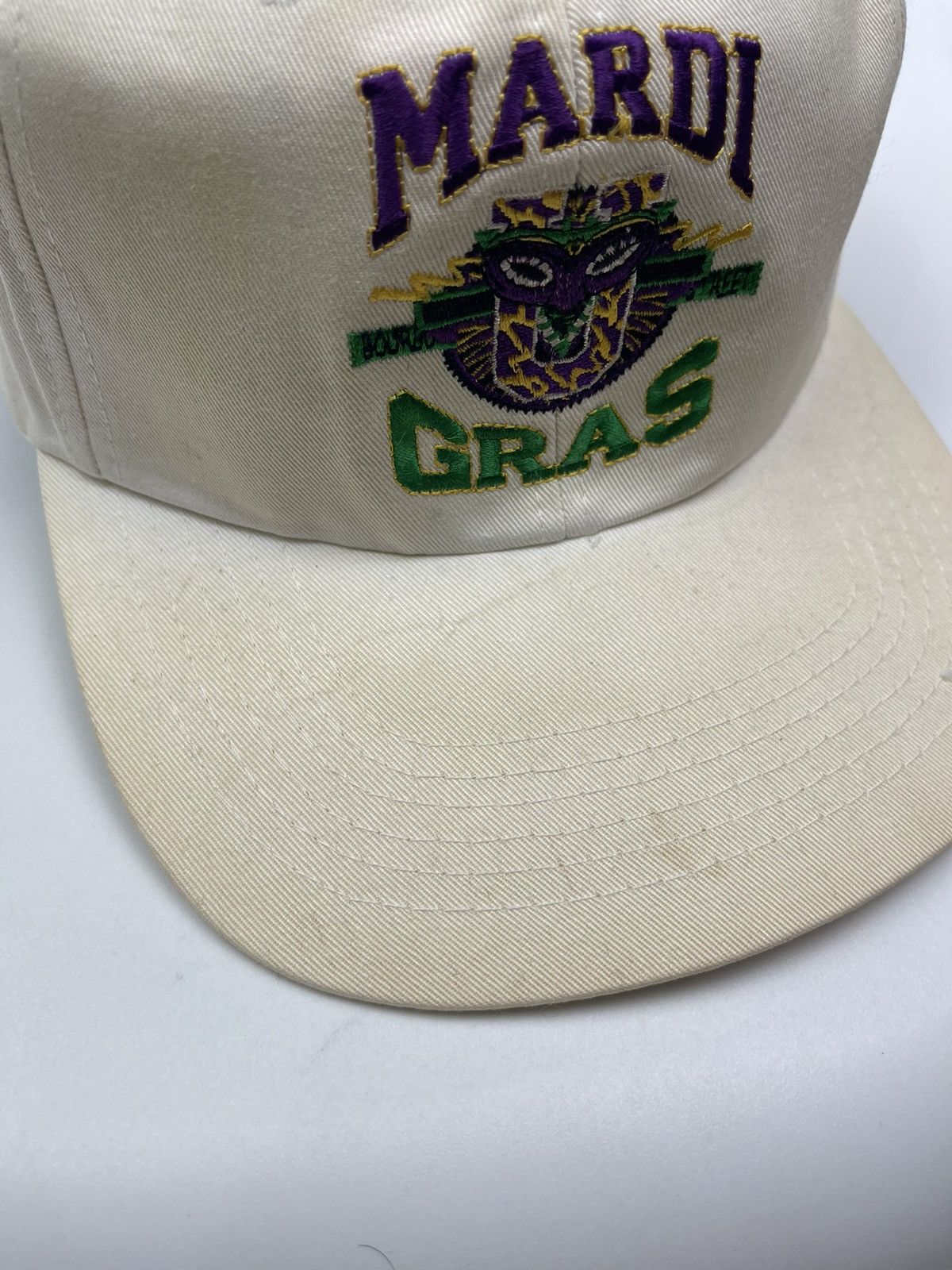 Other Vintage Mardi Gras hat (there is a yellowish effect) Size ONE SIZE - 8 Thumbnail