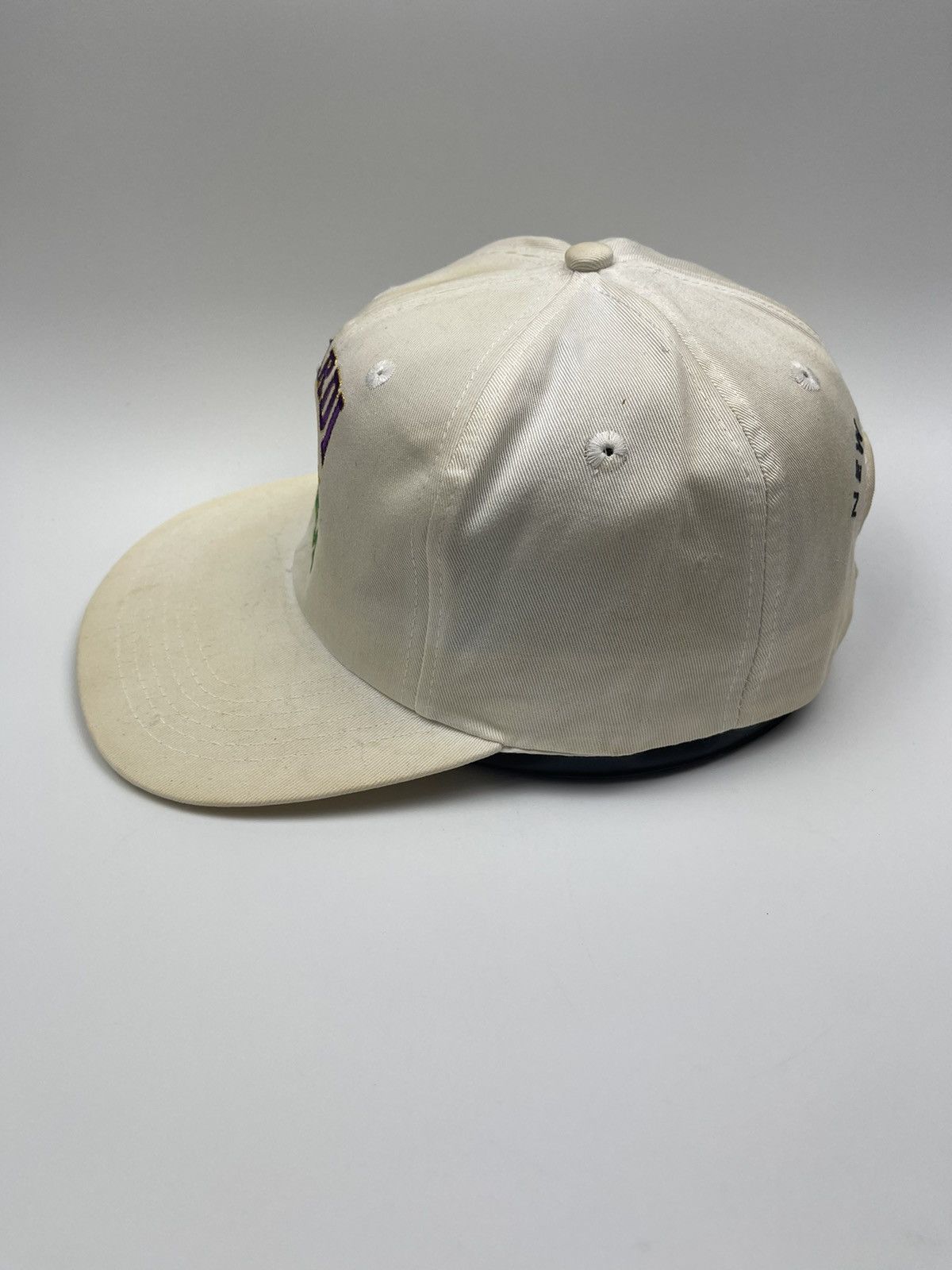 Other Vintage Mardi Gras hat (there is a yellowish effect) Size ONE SIZE - 6 Thumbnail