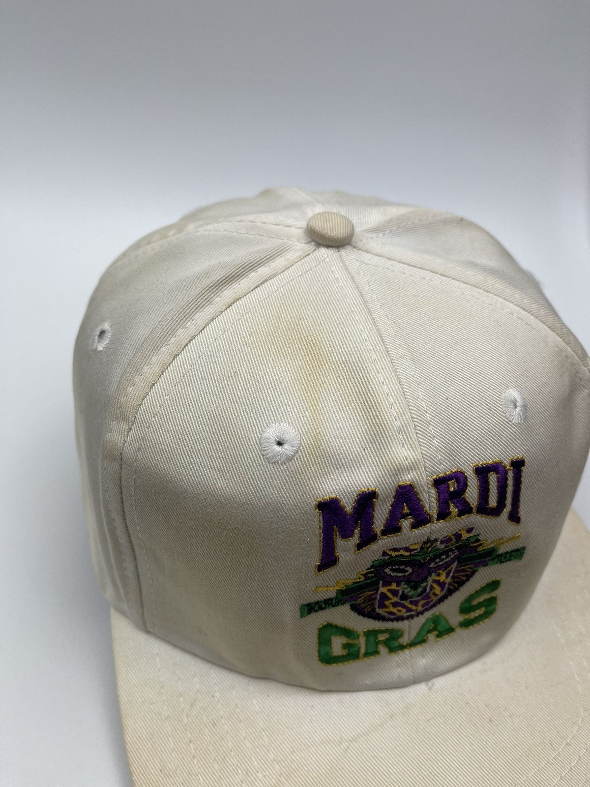 Other Vintage Mardi Gras hat (there is a yellowish effect) Size ONE SIZE - 7 Thumbnail