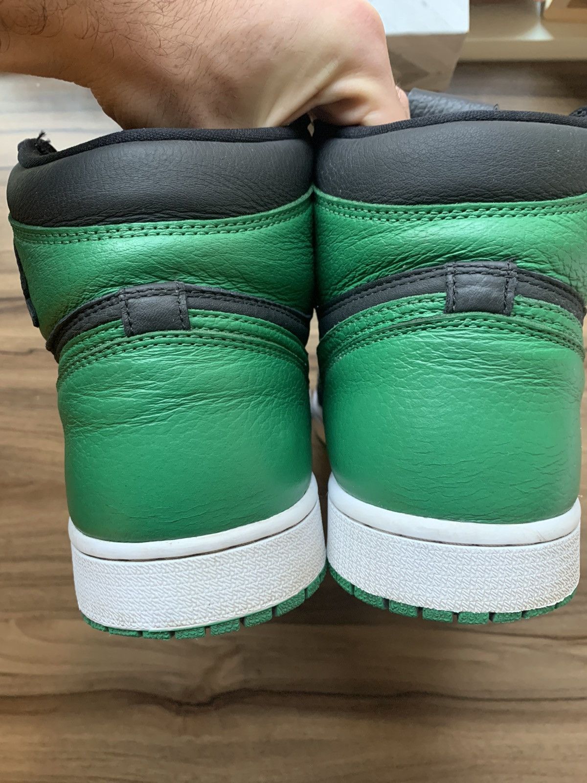 Jordan Brand Air Jordan 1 Retro High OG "Pine Green 2.0" Size US 11 / EU 44 - 6 Thumbnail