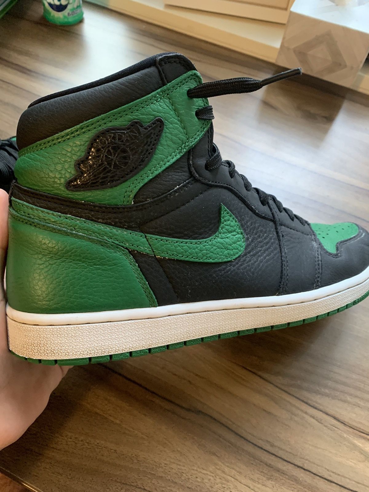 Jordan Brand Air Jordan 1 Retro High OG "Pine Green 2.0" Size US 11 / EU 44 - 4 Thumbnail