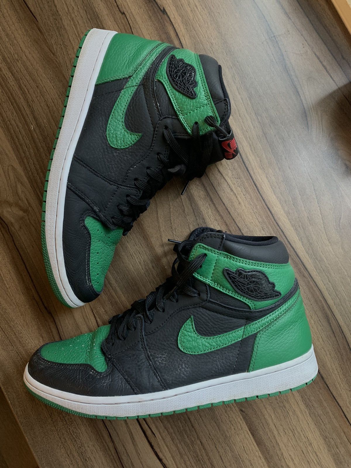 Jordan Brand Air Jordan 1 Retro High OG "Pine Green 2.0" Size US 11 / EU 44 - 1 Thumbnail