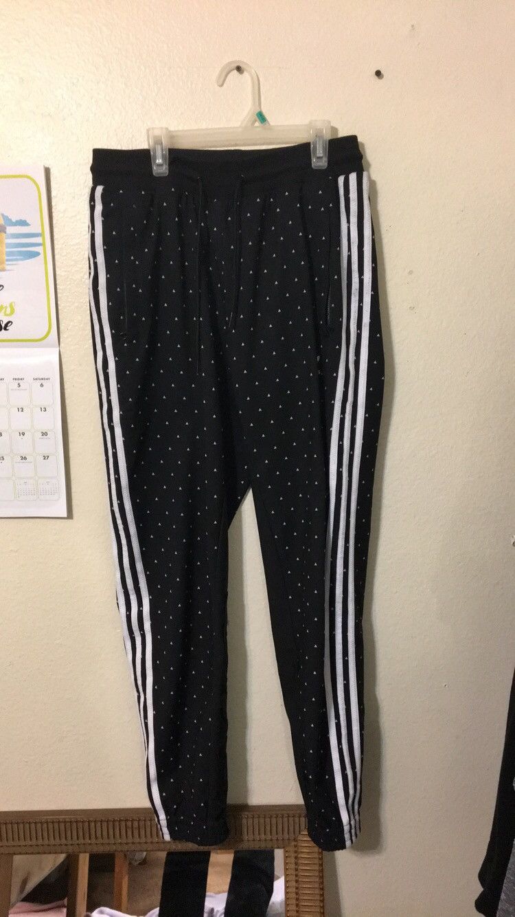 Pharrell williams human carrot pants clearance