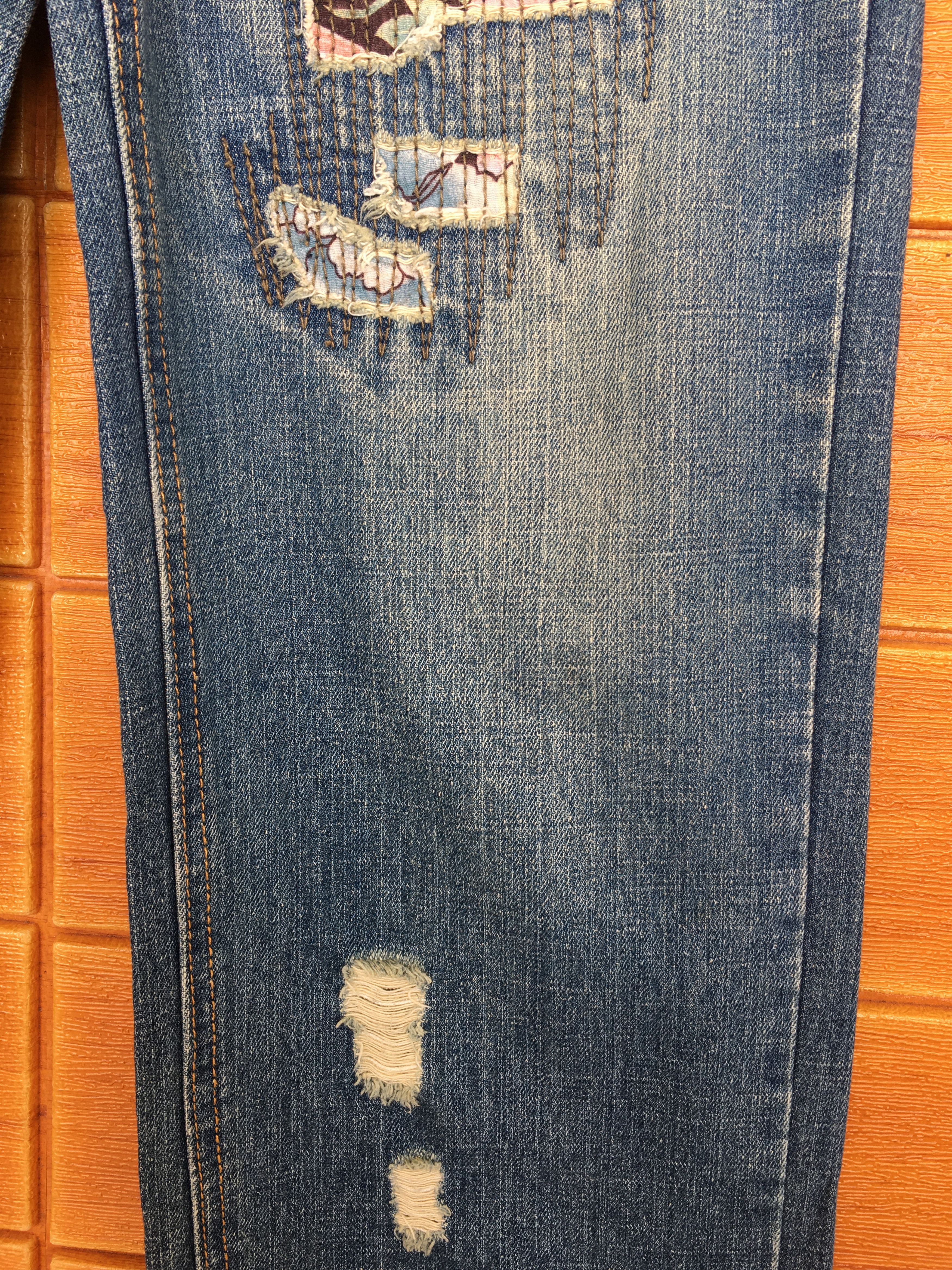 Comme des Garcons × Undercover Japanese Brand Distressed Flower Denim Jeans Size US 32 / EU 48 - 11 Thumbnail