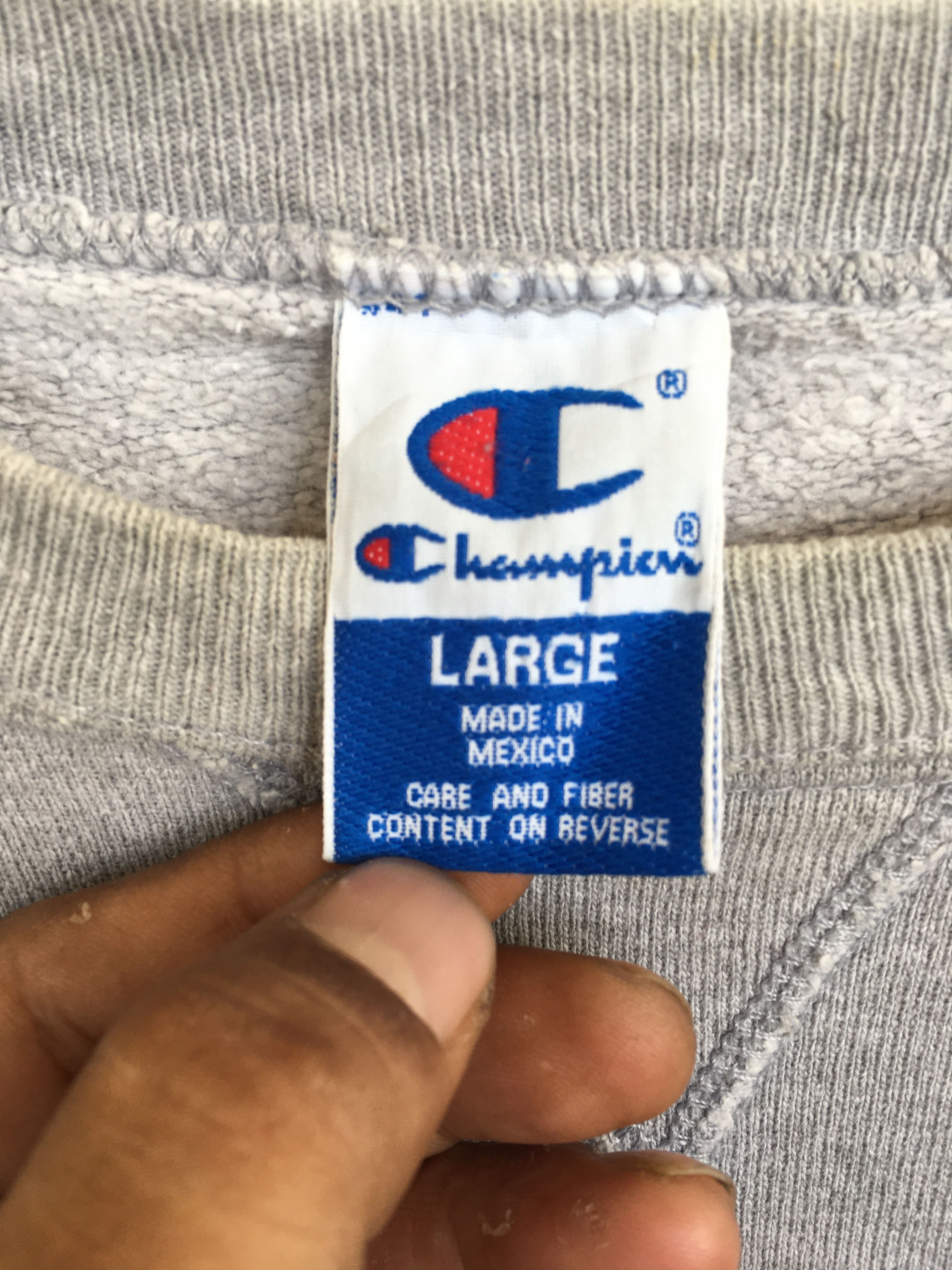 Champion Vintage 90s Champion Small Logo Sweatshirt Size US L / EU 52-54 / 3 - 9 Thumbnail