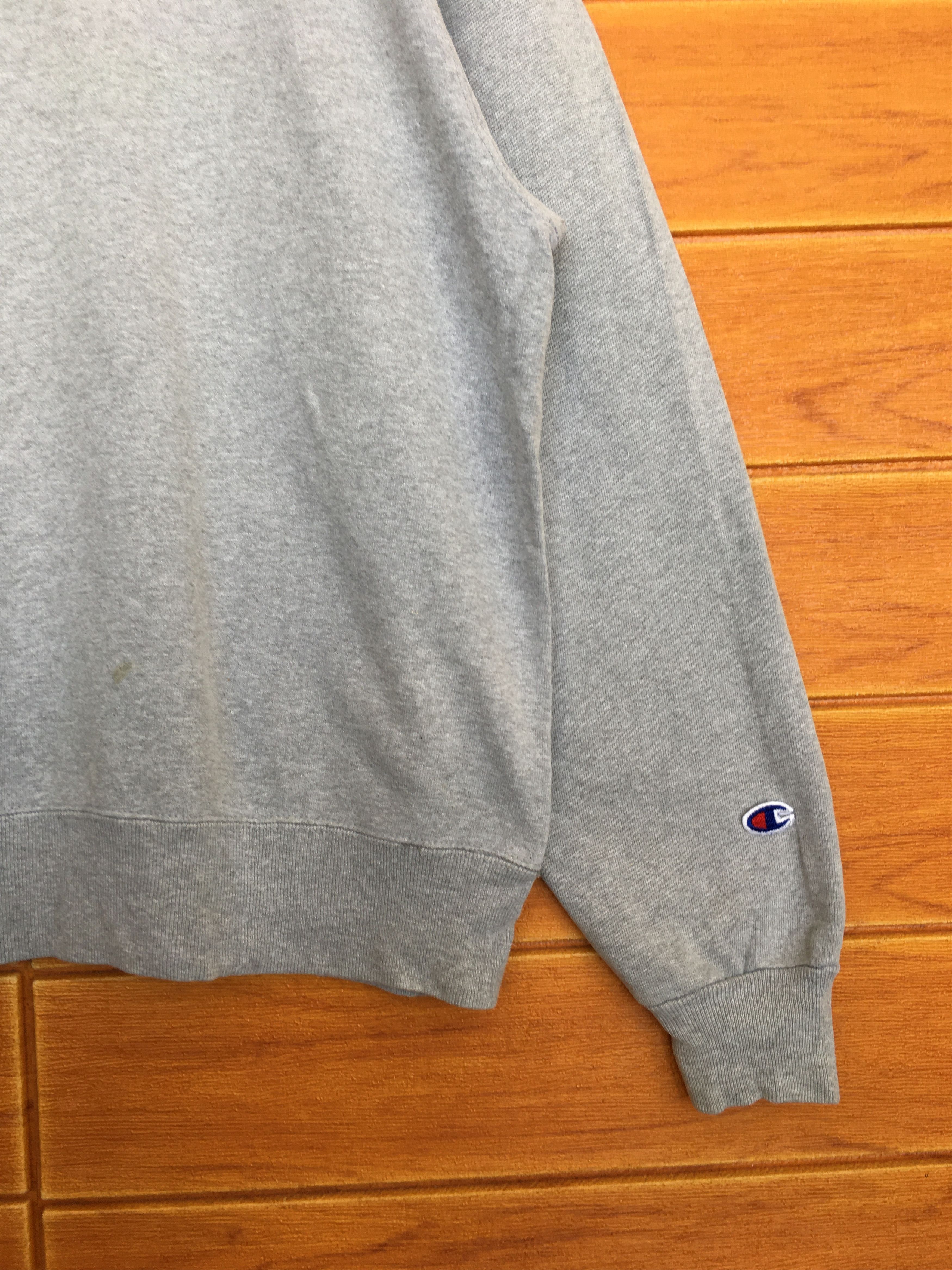 Champion Vintage 90s Champion Small Logo Sweatshirt Size US L / EU 52-54 / 3 - 5 Thumbnail