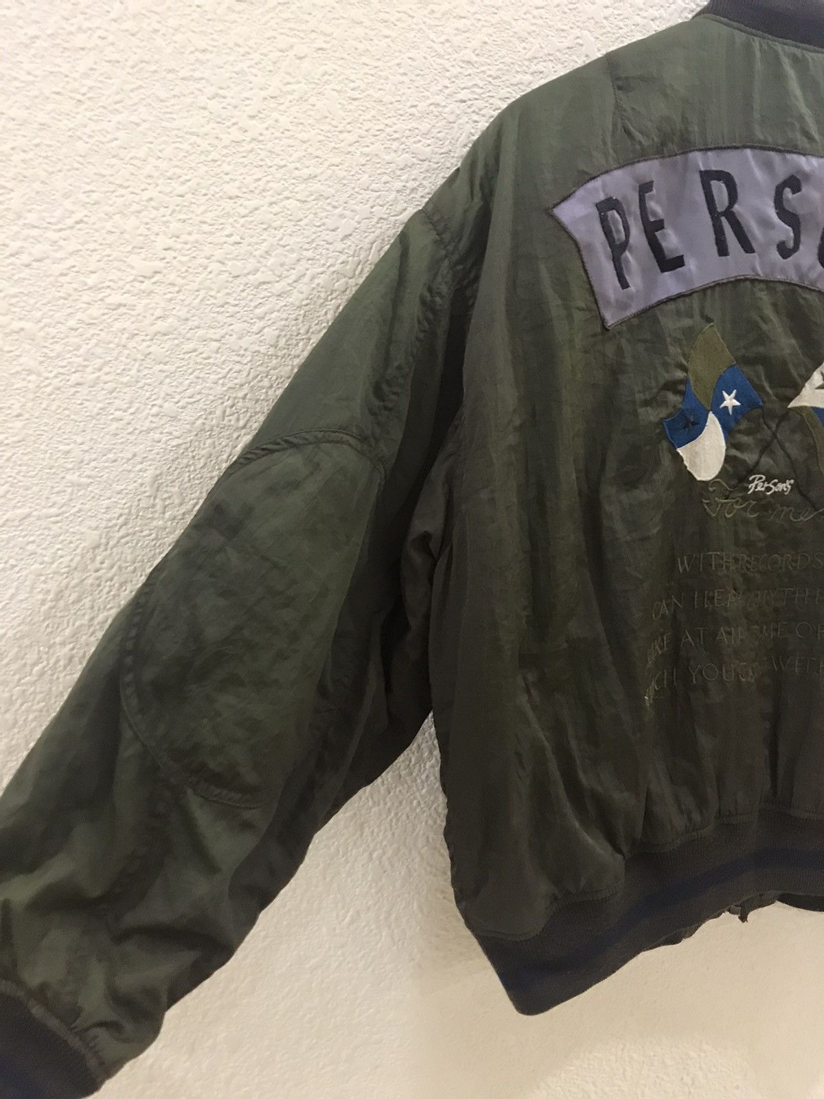 Japanese Brand Person's For Men big logo bomber jacket faded Size US L / EU 52-54 / 3 - 10 Thumbnail