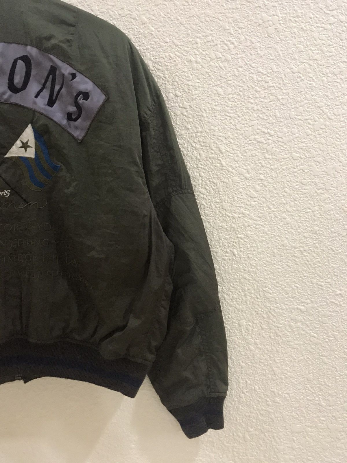 Japanese Brand Person's For Men big logo bomber jacket faded Size US L / EU 52-54 / 3 - 9 Thumbnail