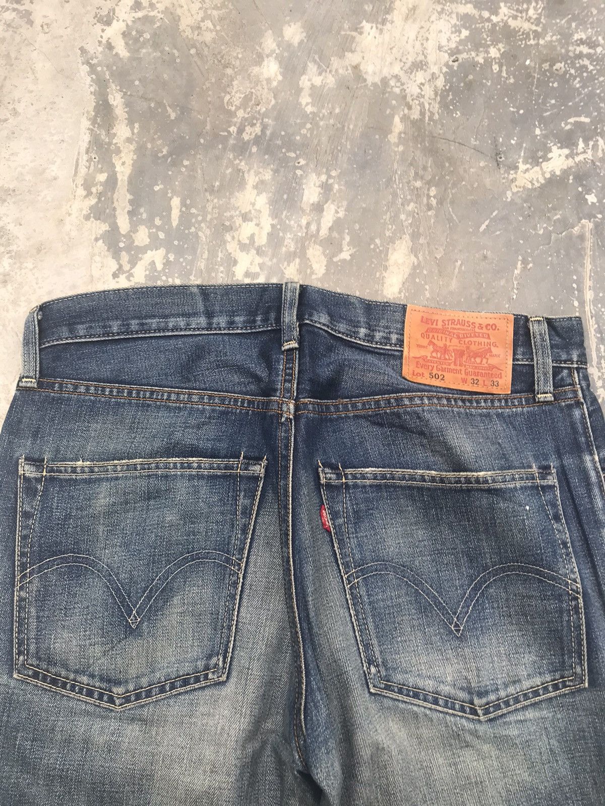 Levi's Vintage Clothing Faded Wash Vintage Levis 502 Distressed Denim Jeans W33 Size US 33 - 7 Thumbnail