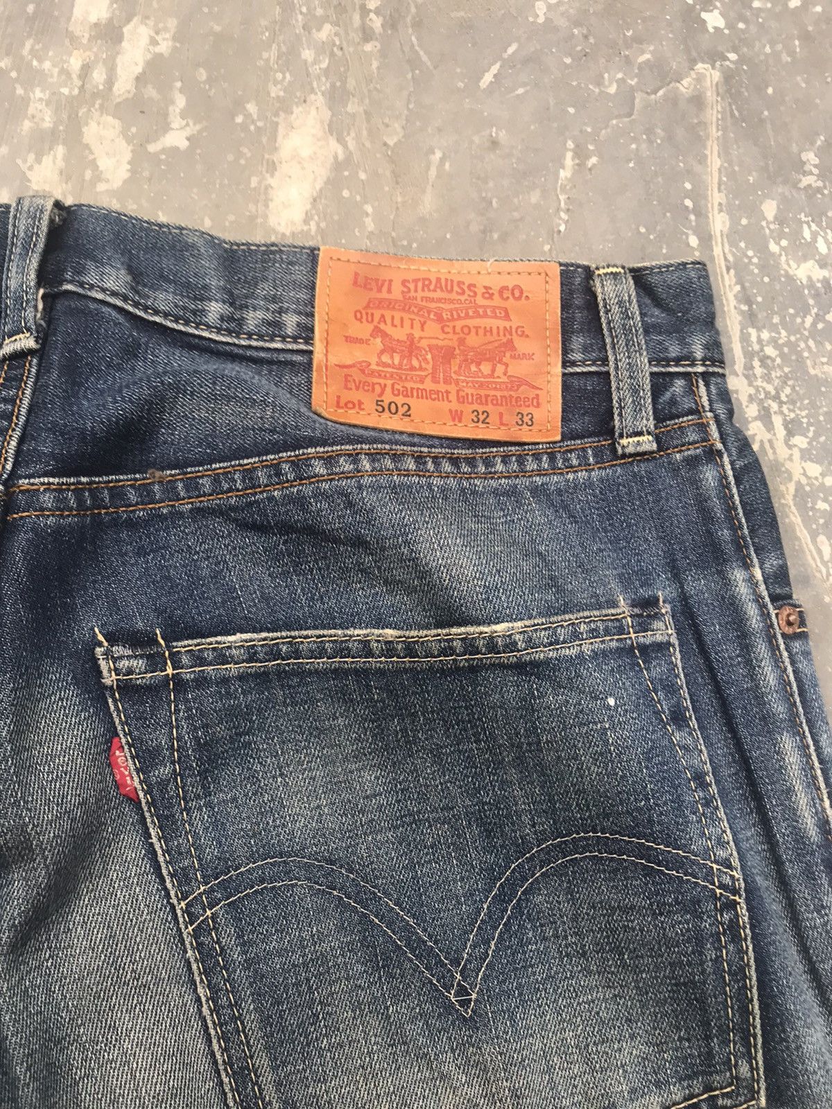 Levi's Vintage Clothing Faded Wash Vintage Levis 502 Distressed Denim Jeans W33 Size US 33 - 8 Thumbnail