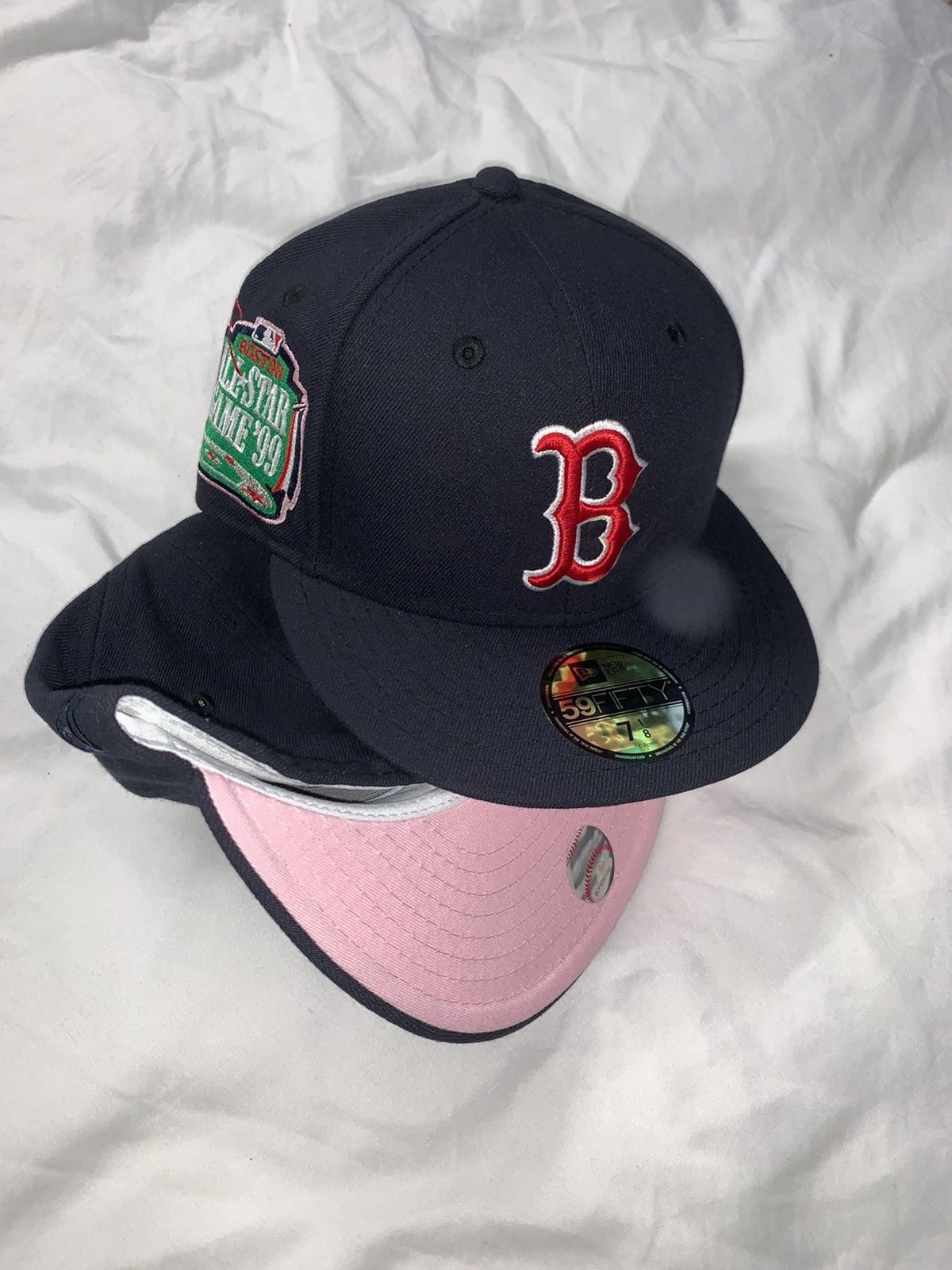 New Era 59Fifty Boston Red Sox Fitted Hat Size 8 Pink Rare 