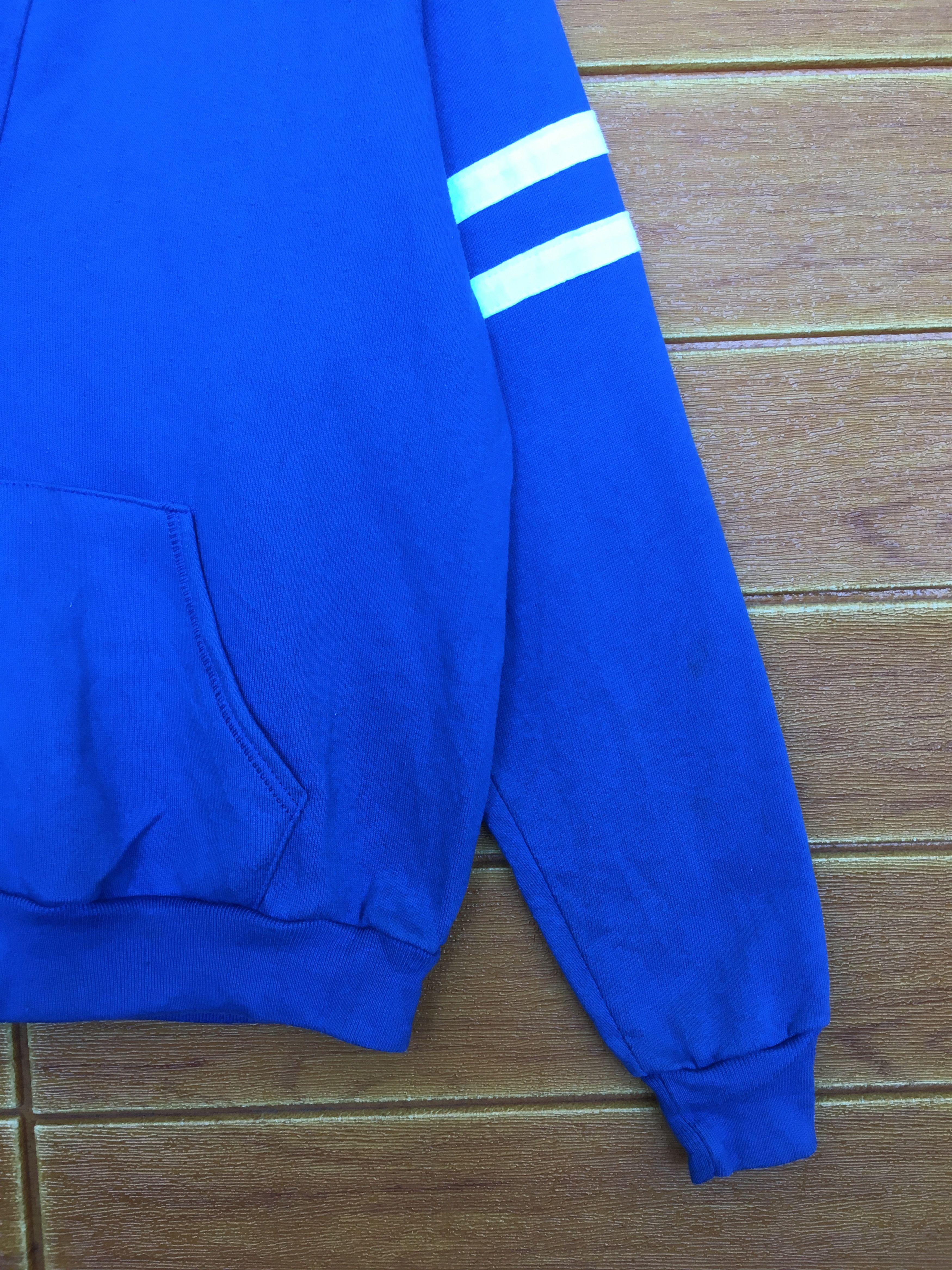 Vintage Vintage 90s Hawaii Two Line Jumper Sweatshirt Size US L / EU 52-54 / 3 - 5 Thumbnail