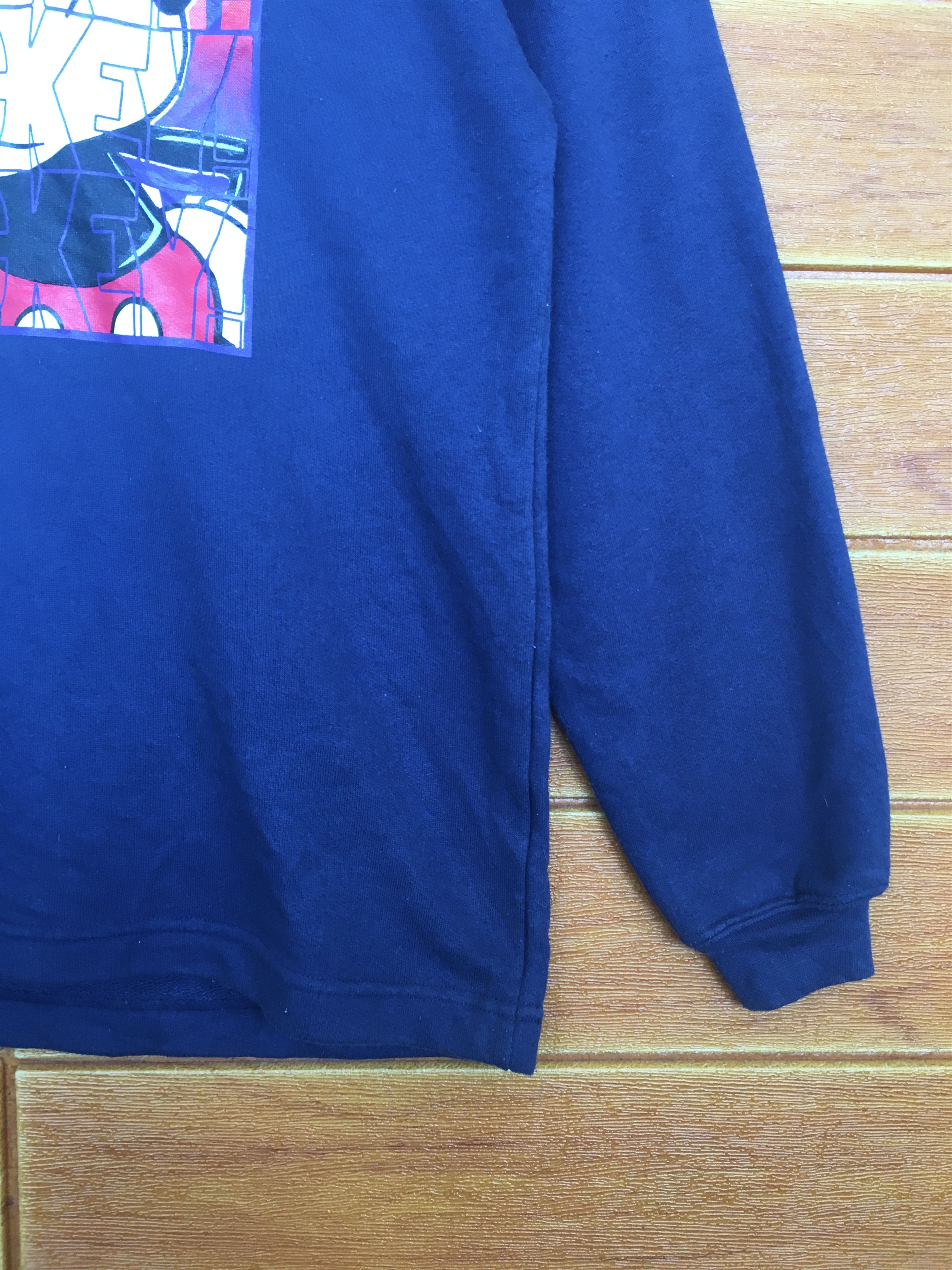Mickey Mouse Vintage 90s Mickey Mouse Sweatshirt Size US M / EU 48-50 / 2 - 5 Thumbnail