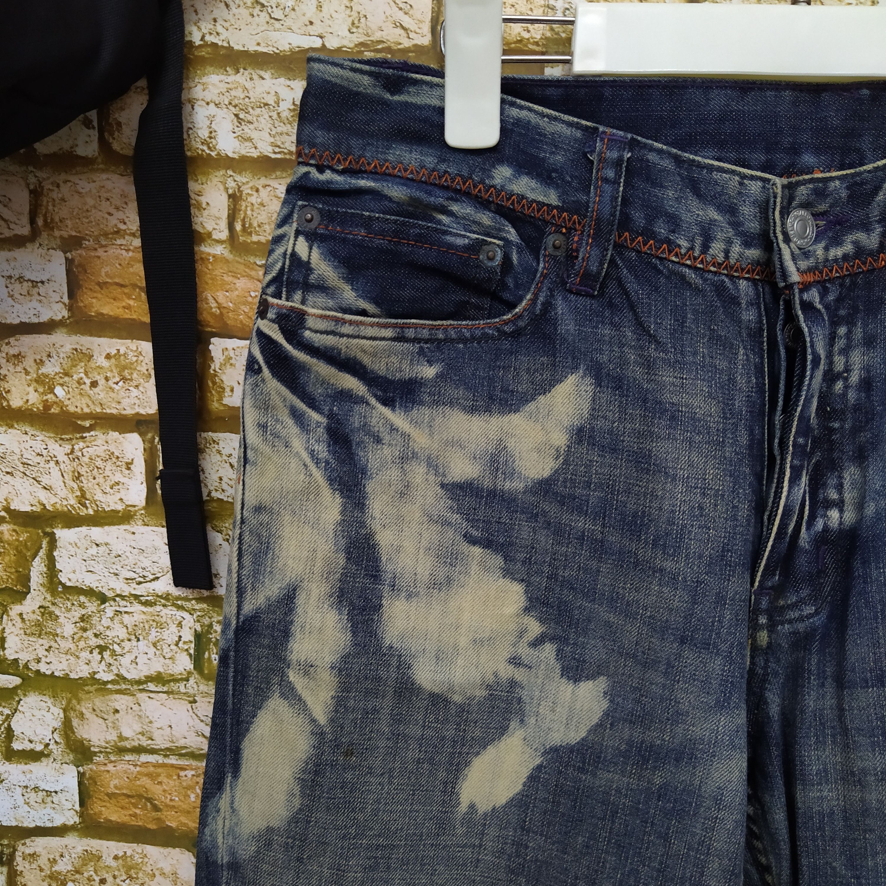 Takeo Kikuchi TAKEO KIKUCHI DENIM DISTRESSED KAPITAL STITCHES (D312) Size US 32 / EU 48 - 2 Thumbnail