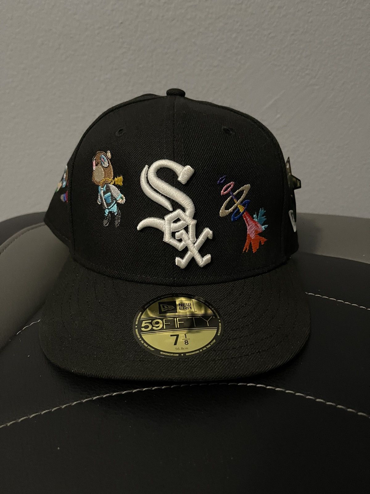 Demo World The Graduation Chicago Sox Fitted Hat Black - US