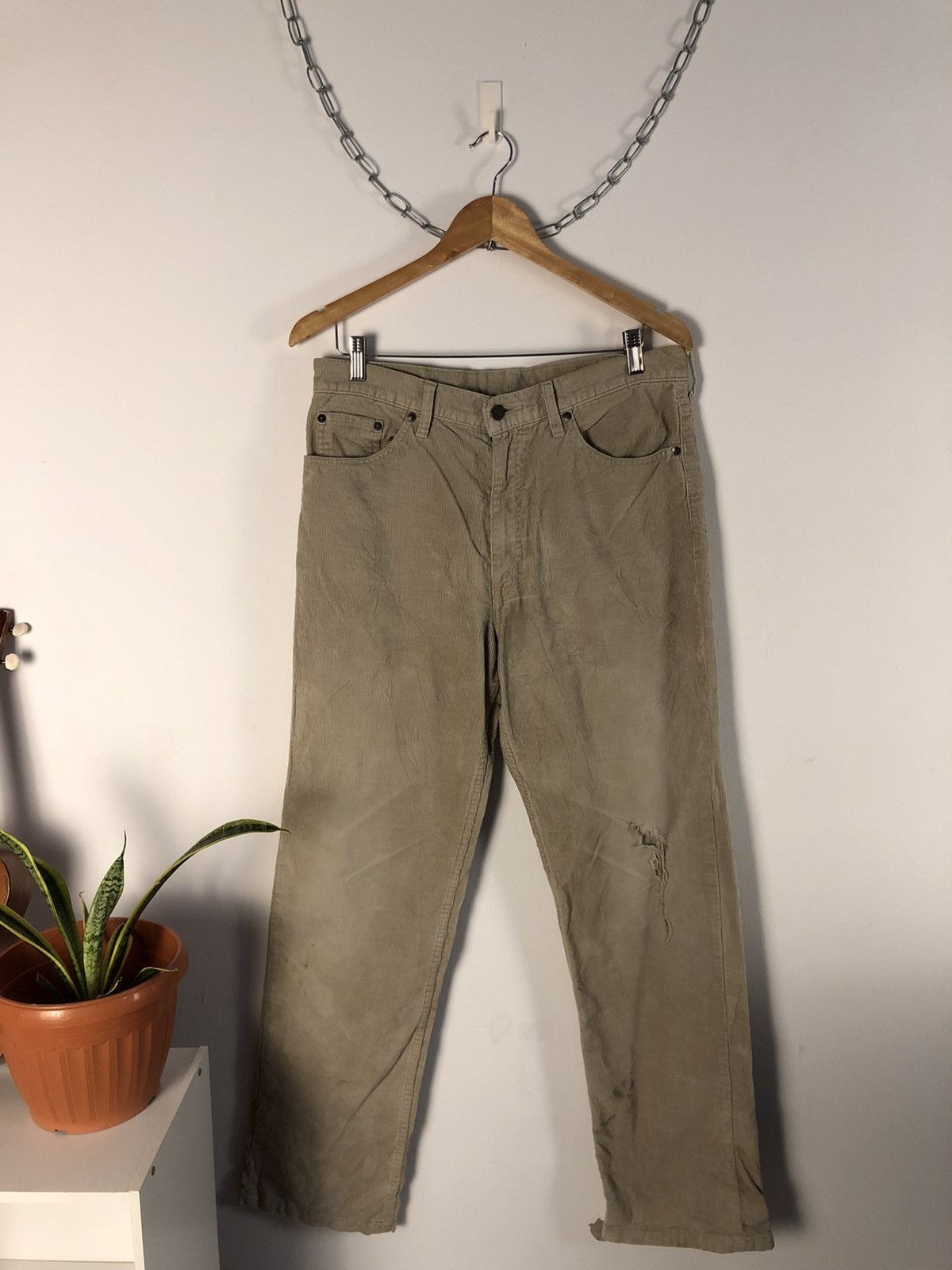 Levi's Steal🔥 Distressed Levi’s Corduroy Denim Size US 34 / EU 50 - 2 Thumbnail